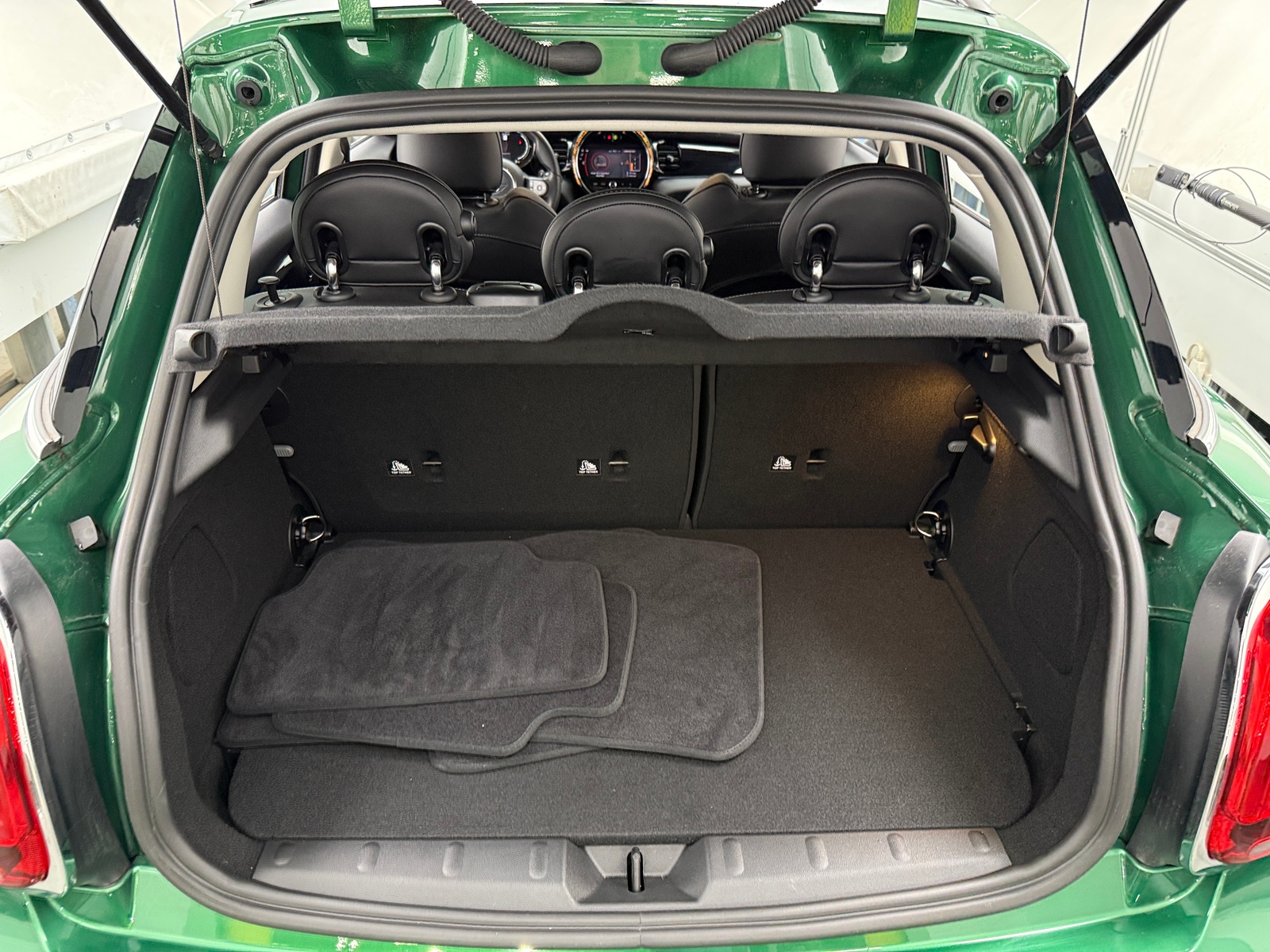 Thumbnail: 2022 MINI Cooper Hardtop - 6