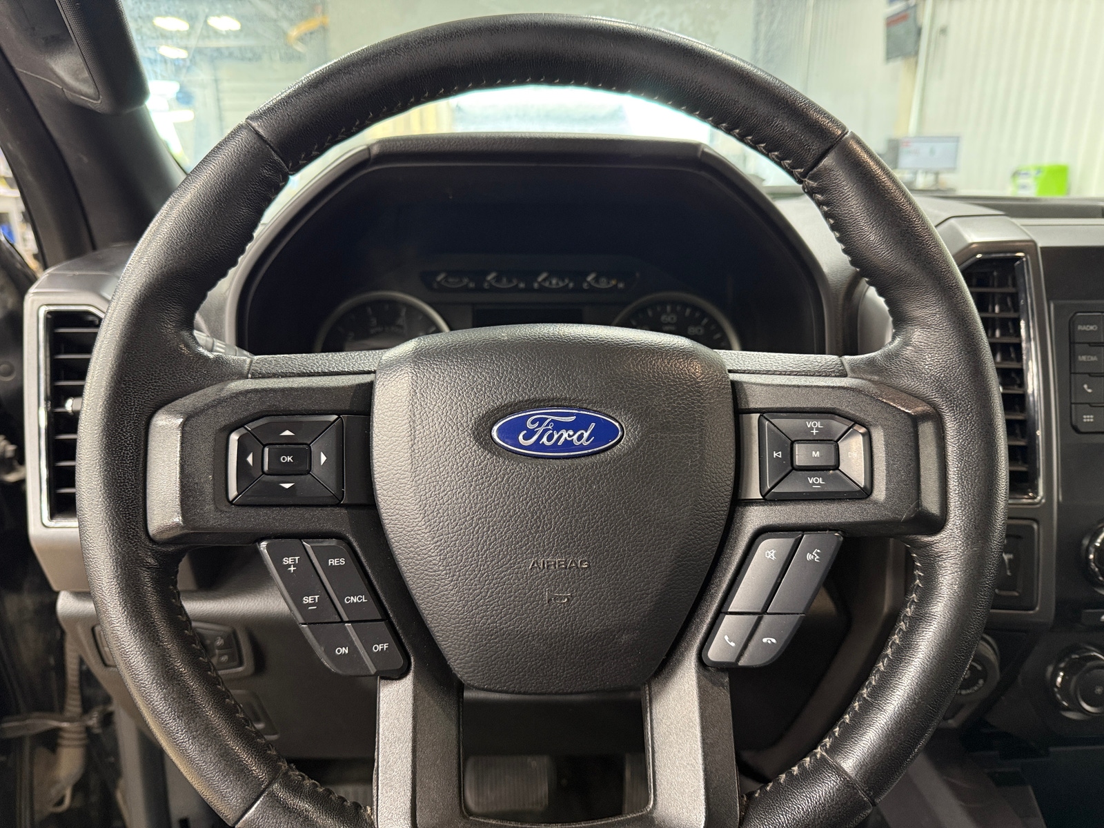 Thumbnail: 2018 Ford Econoline - 5