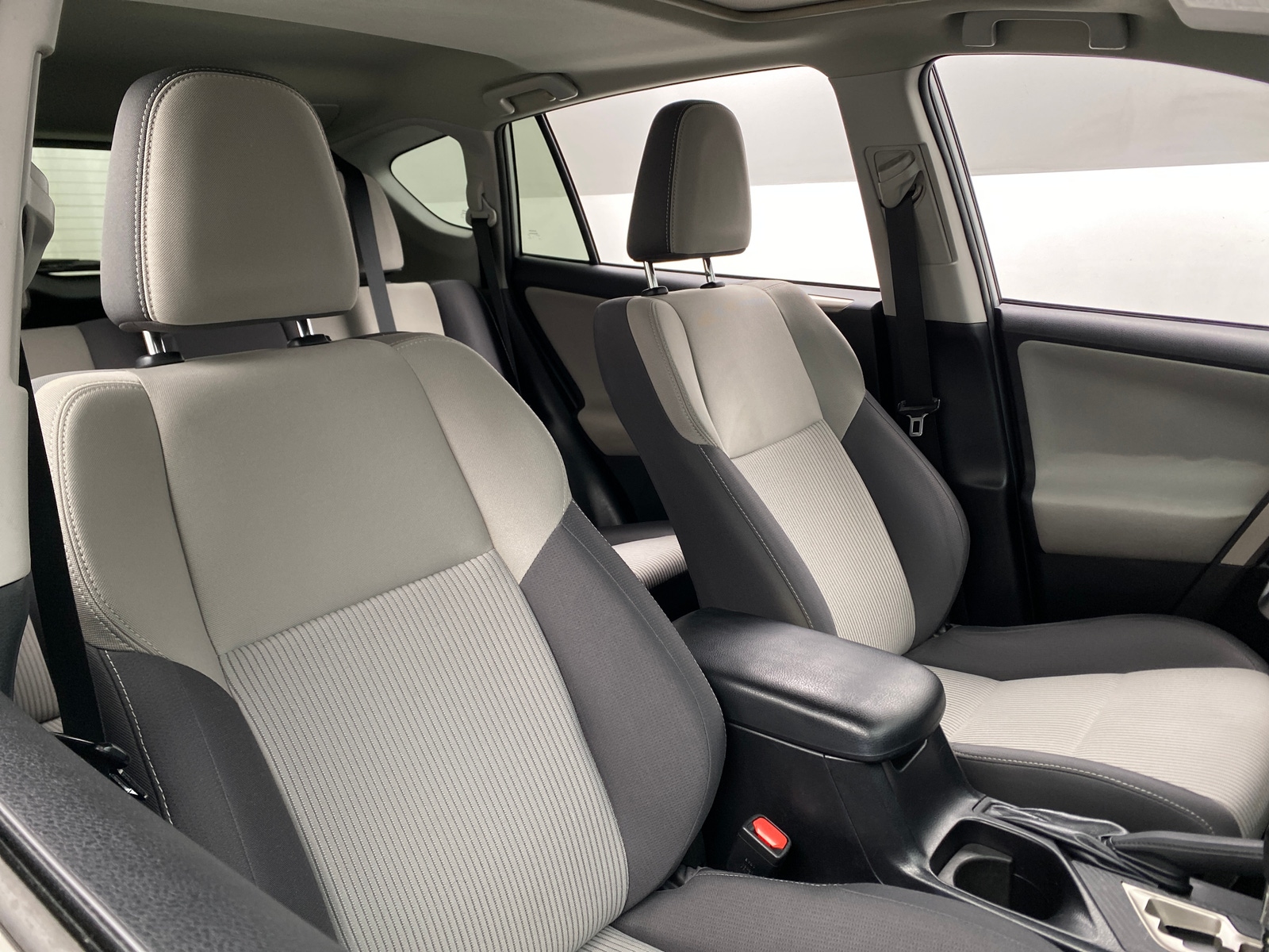 Thumbnail: 2015 Toyota RAV4 - 2