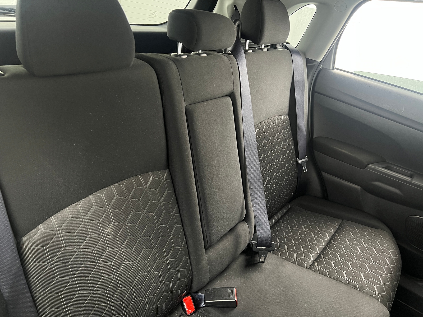 Thumbnail: 2023 Mitsubishi Outlander Sport - 6