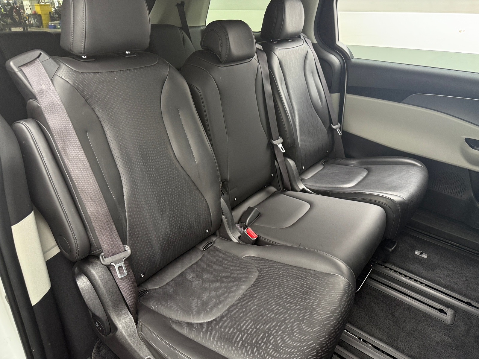 Thumbnail: 2023 Kia Carnival - 5