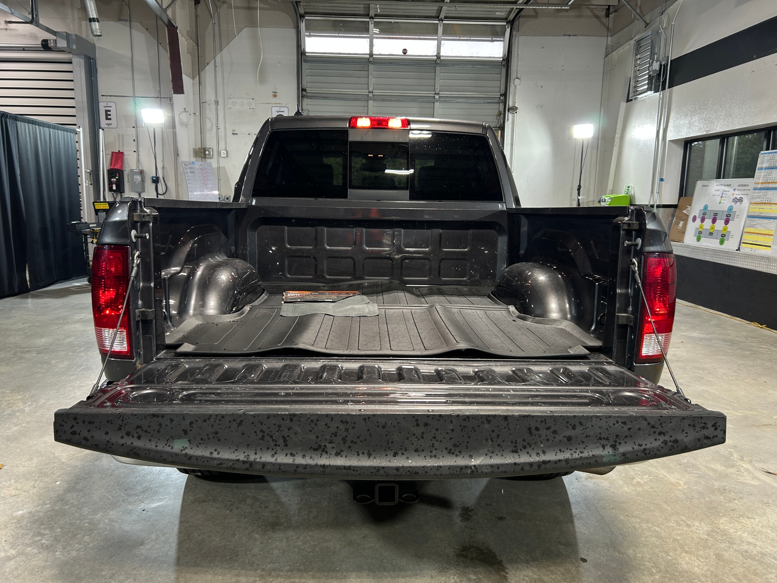 Thumbnail: 2023 RAM 1500 Classic - 7
