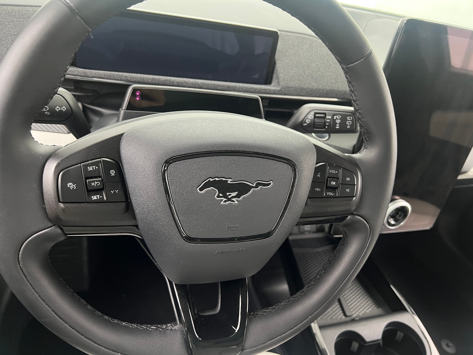 Thumbnail: 2022 Ford Mustang Mach-E - 4