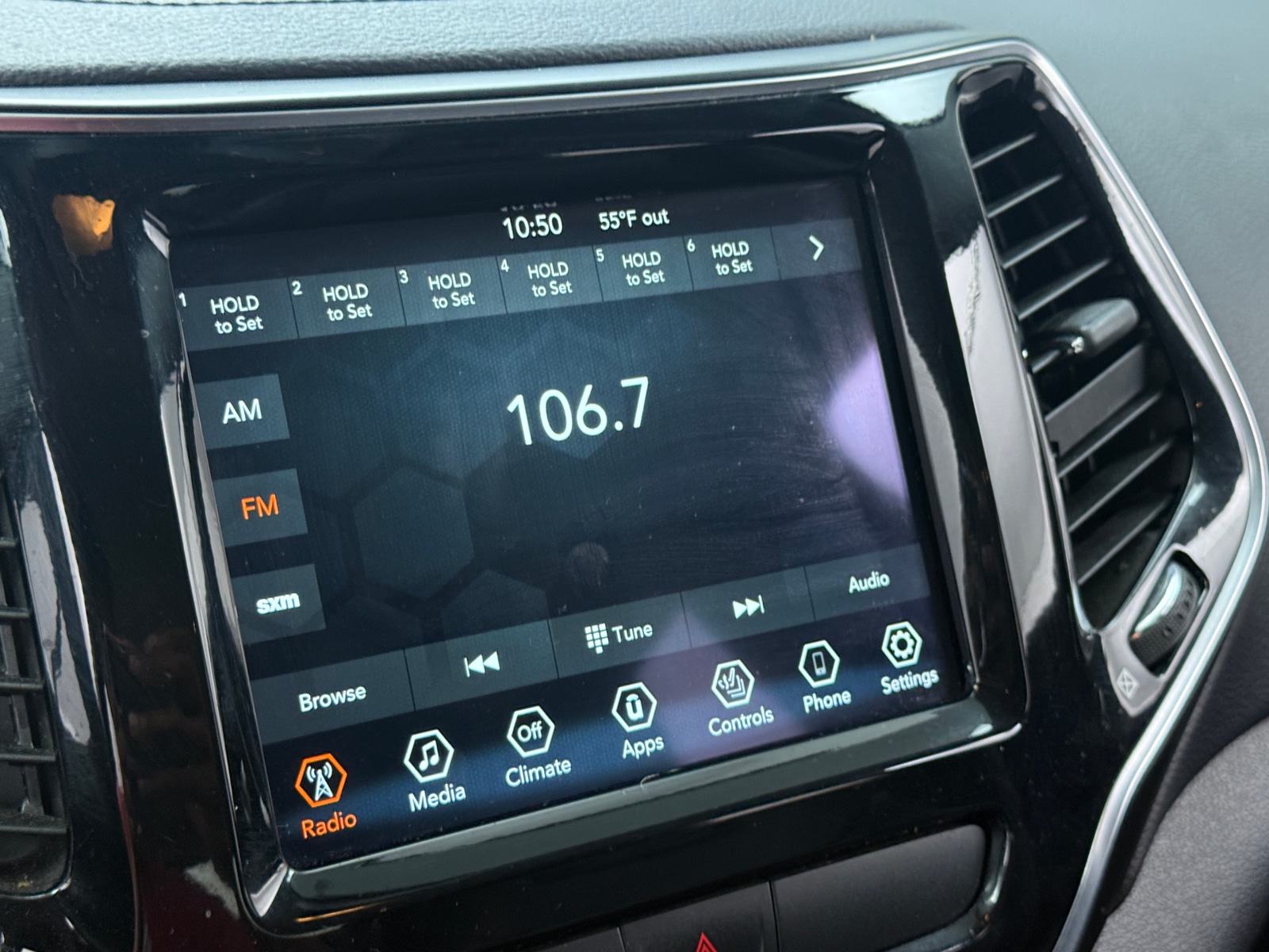 Thumbnail: 2020 Jeep Cherokee - 3