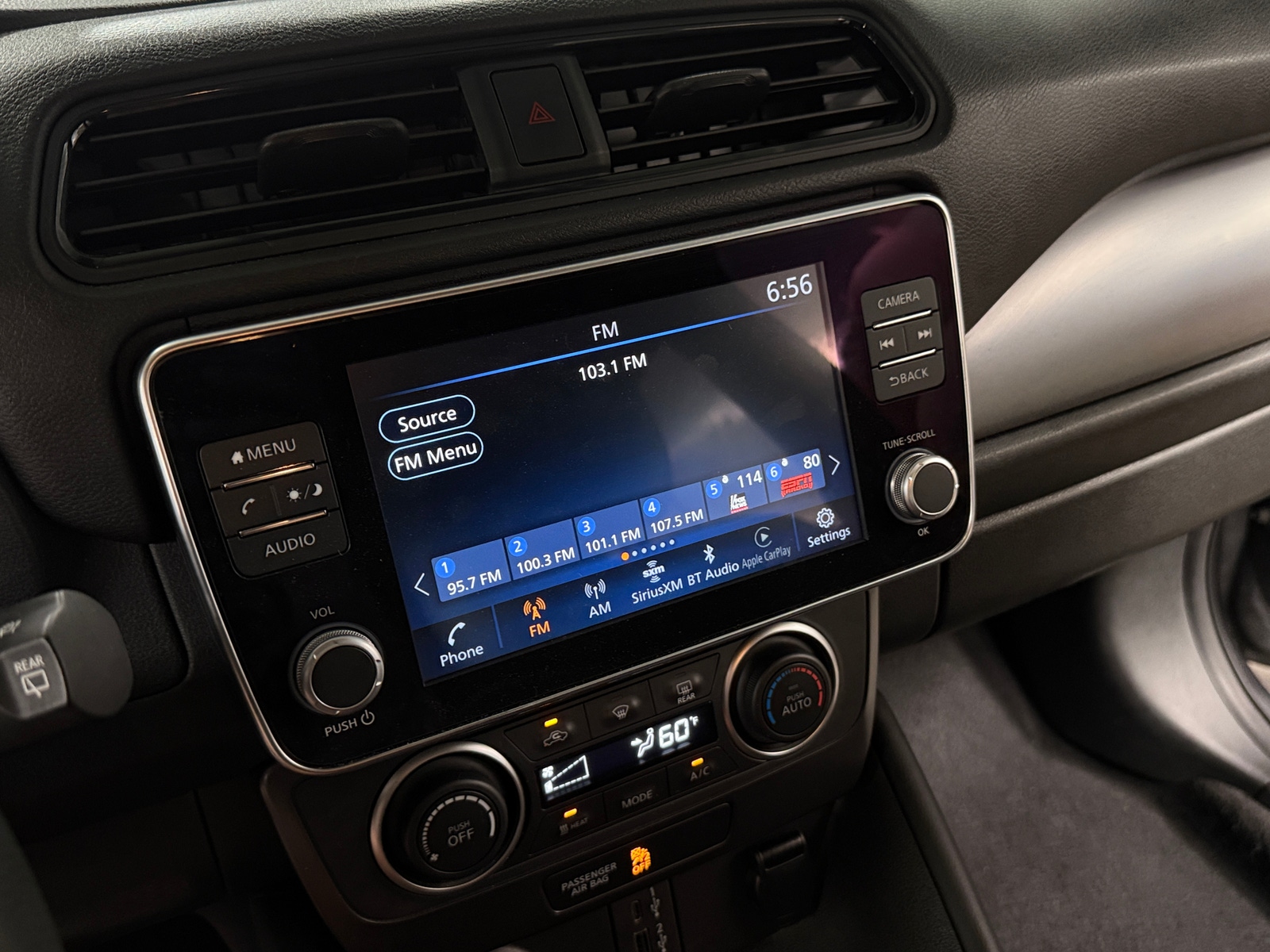 Thumbnail: 2023 Nissan Leaf - 4