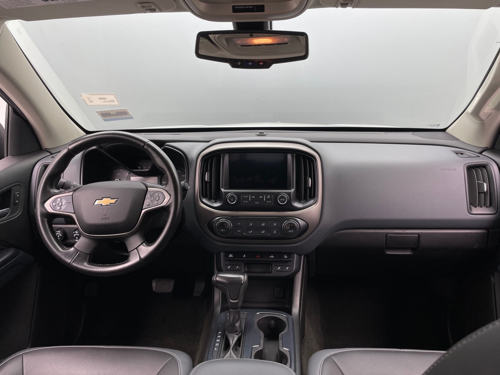Thumbnail: 2017 Chevrolet Colorado - 3