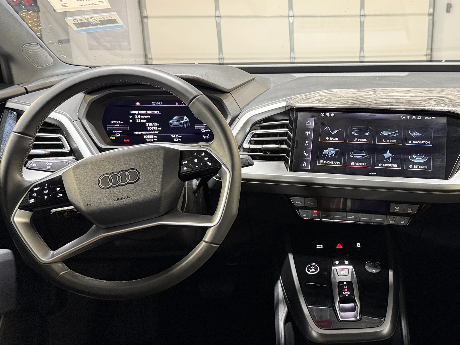 Thumbnail: 2025 Audi Q4 e-tron - 2