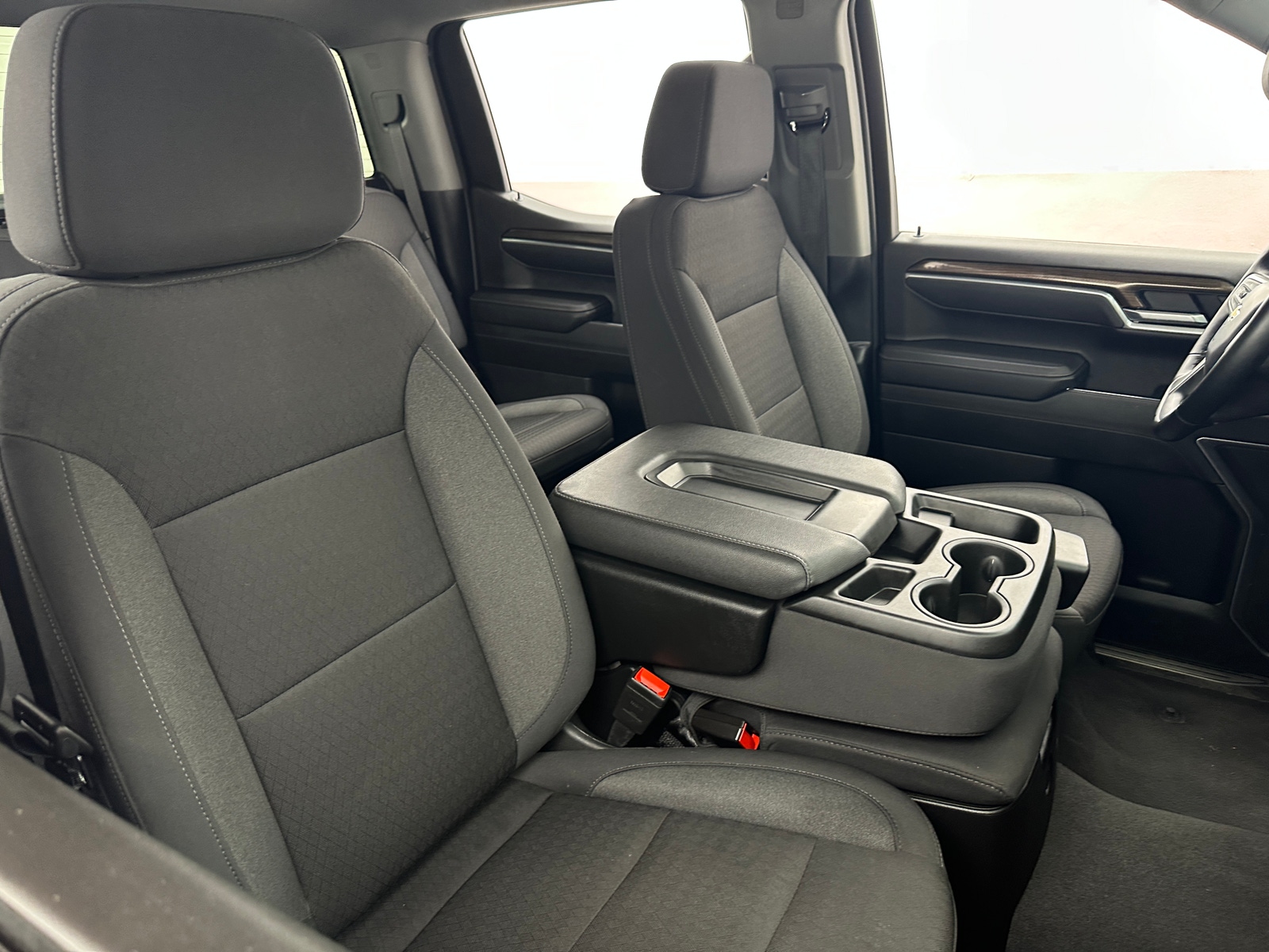 Thumbnail: 2025 Chevrolet Silverado 1500 - 2