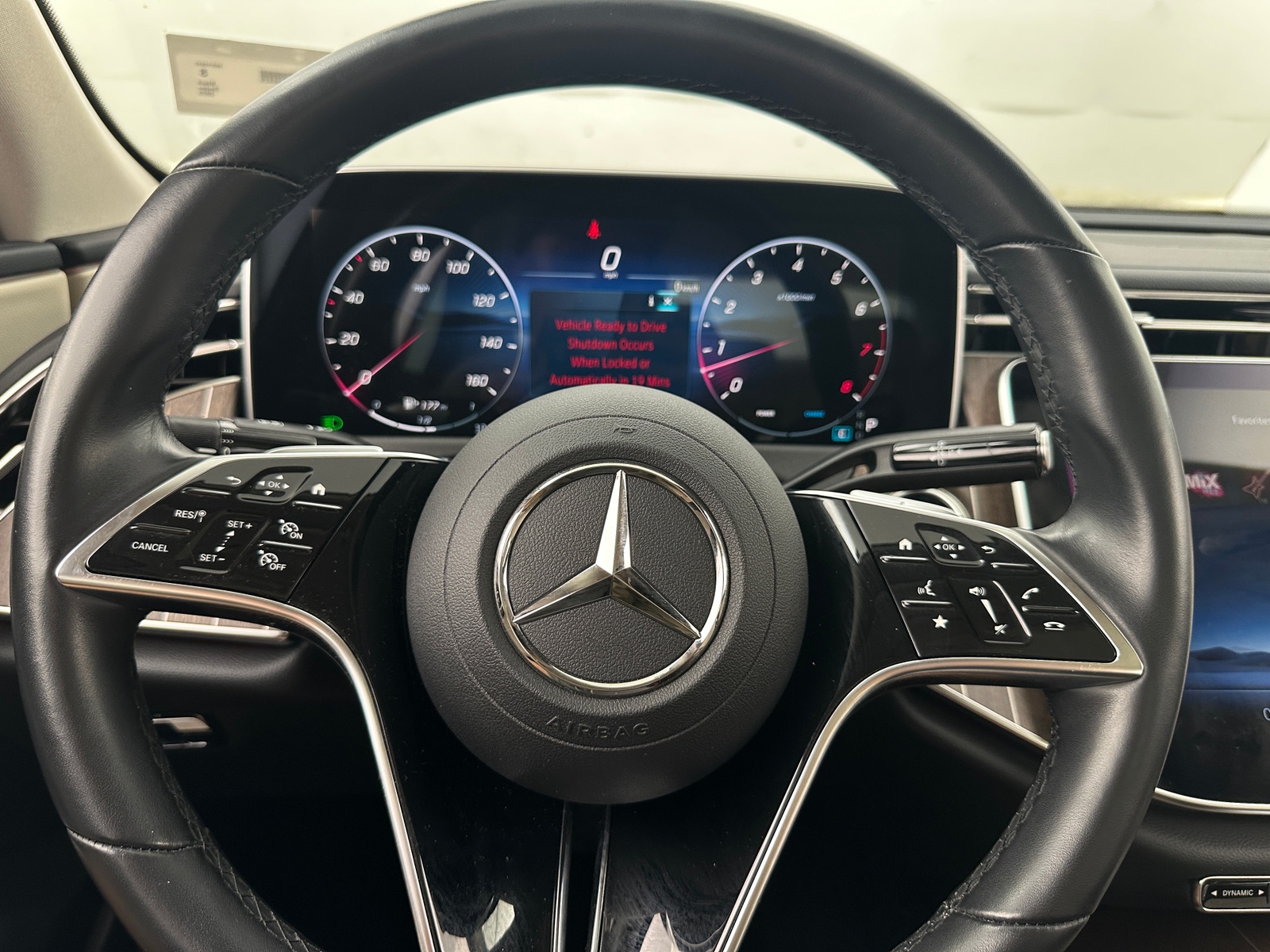Thumbnail: 2025 Mercedes-Benz E-Class - 4