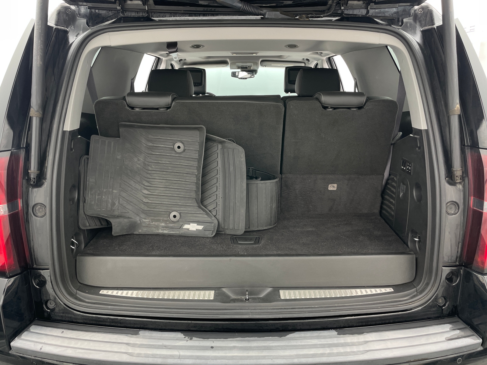 Thumbnail: 2017 Chevrolet Tahoe - 6