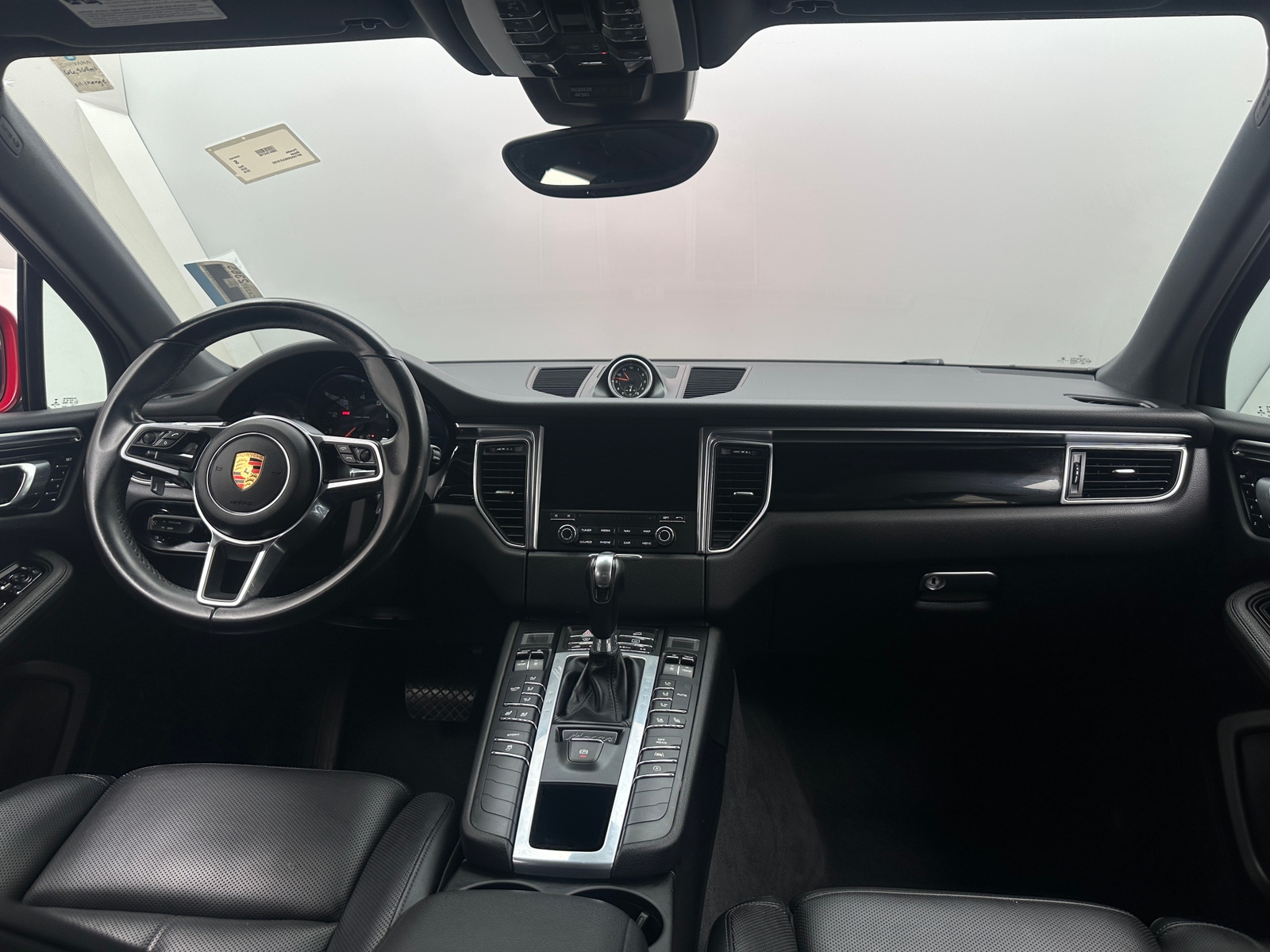 Thumbnail: 2018 Porsche Macan - 2