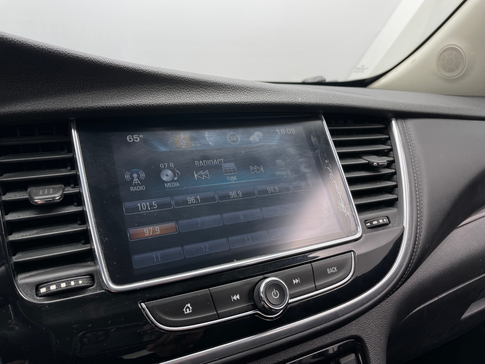 Thumbnail: 2019 Buick Encore - 4