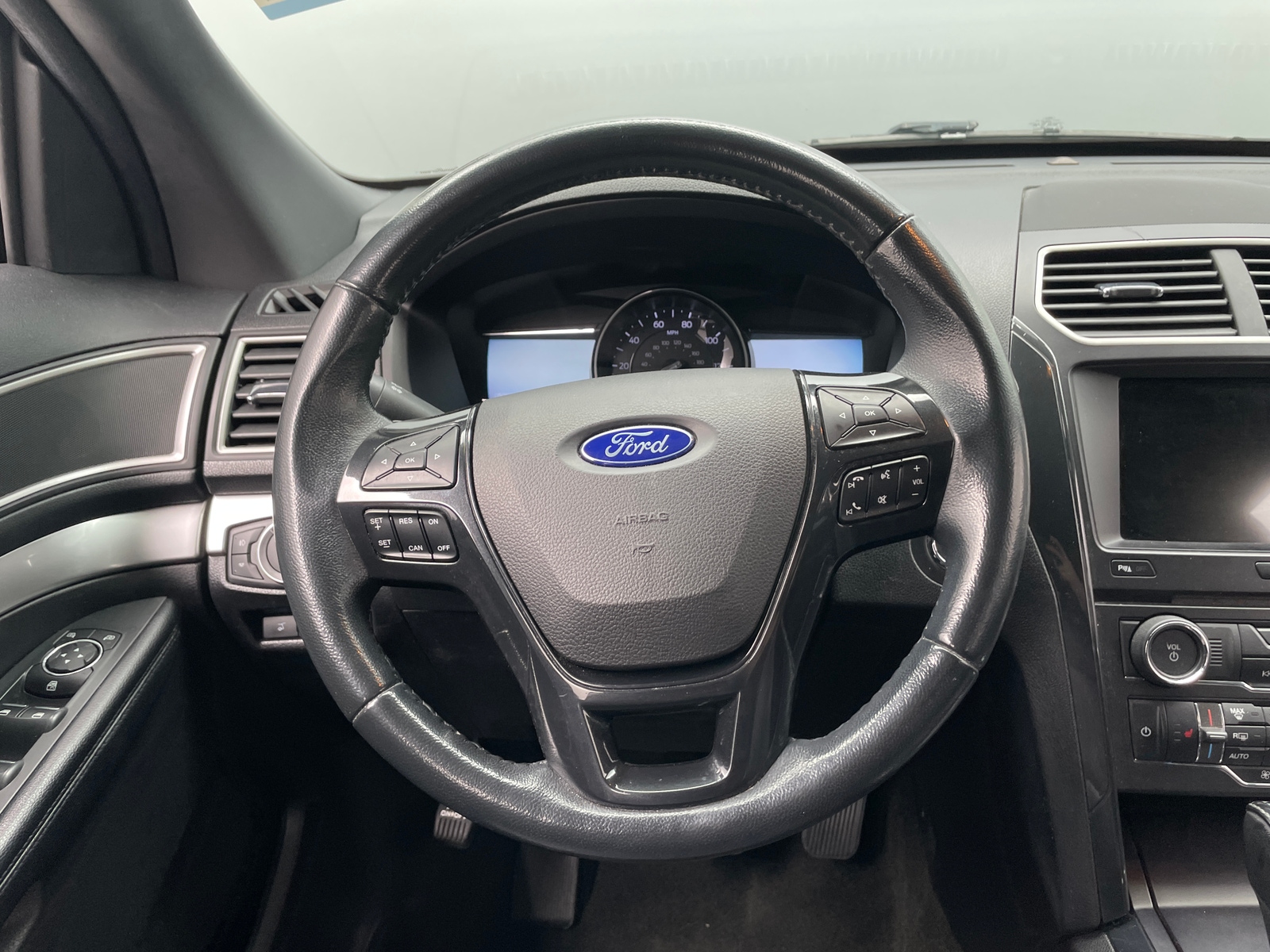 Thumbnail: 2017 Ford Explorer - 4