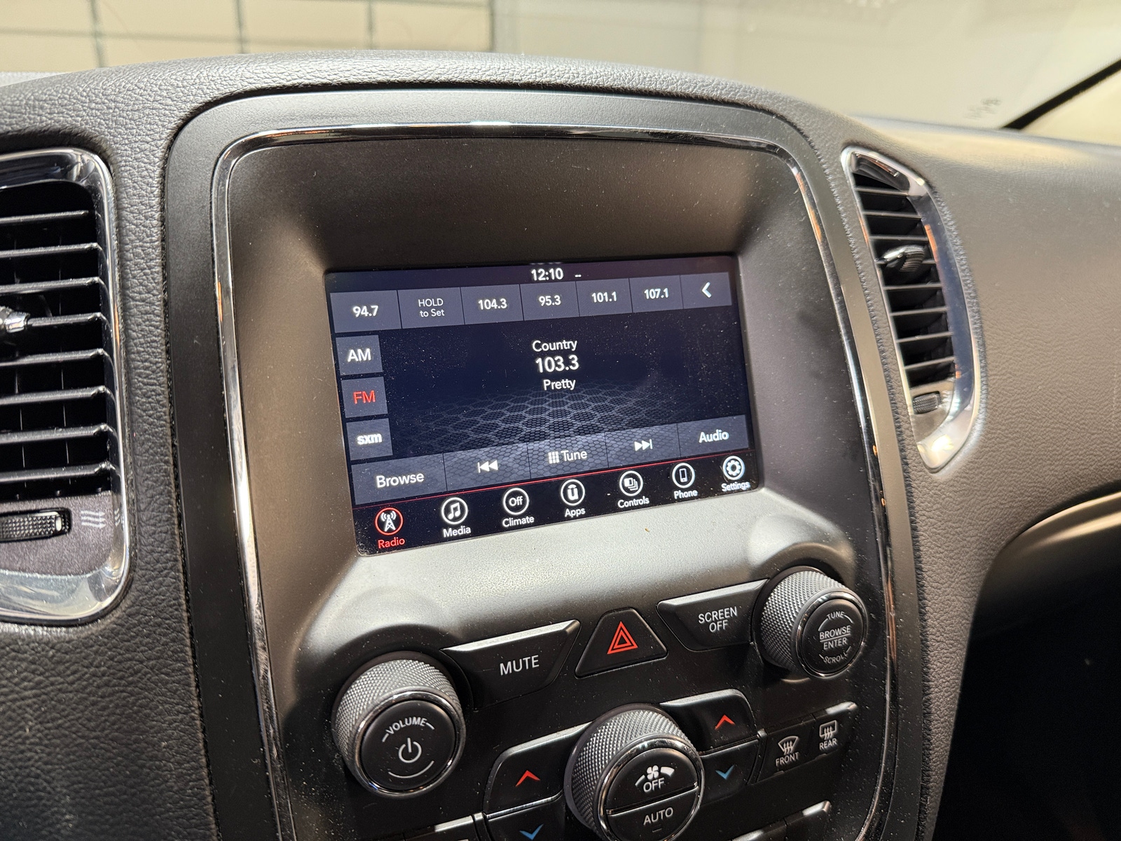 Thumbnail: 2018 Dodge Durango - 4