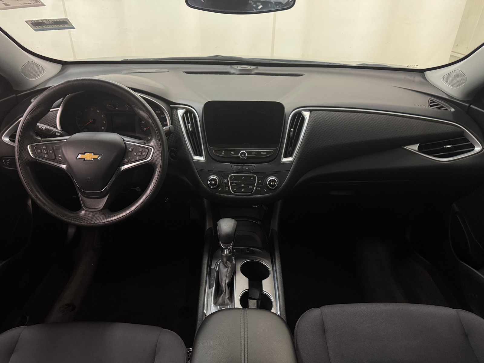 Thumbnail: 2024 Chevrolet Malibu - 3
