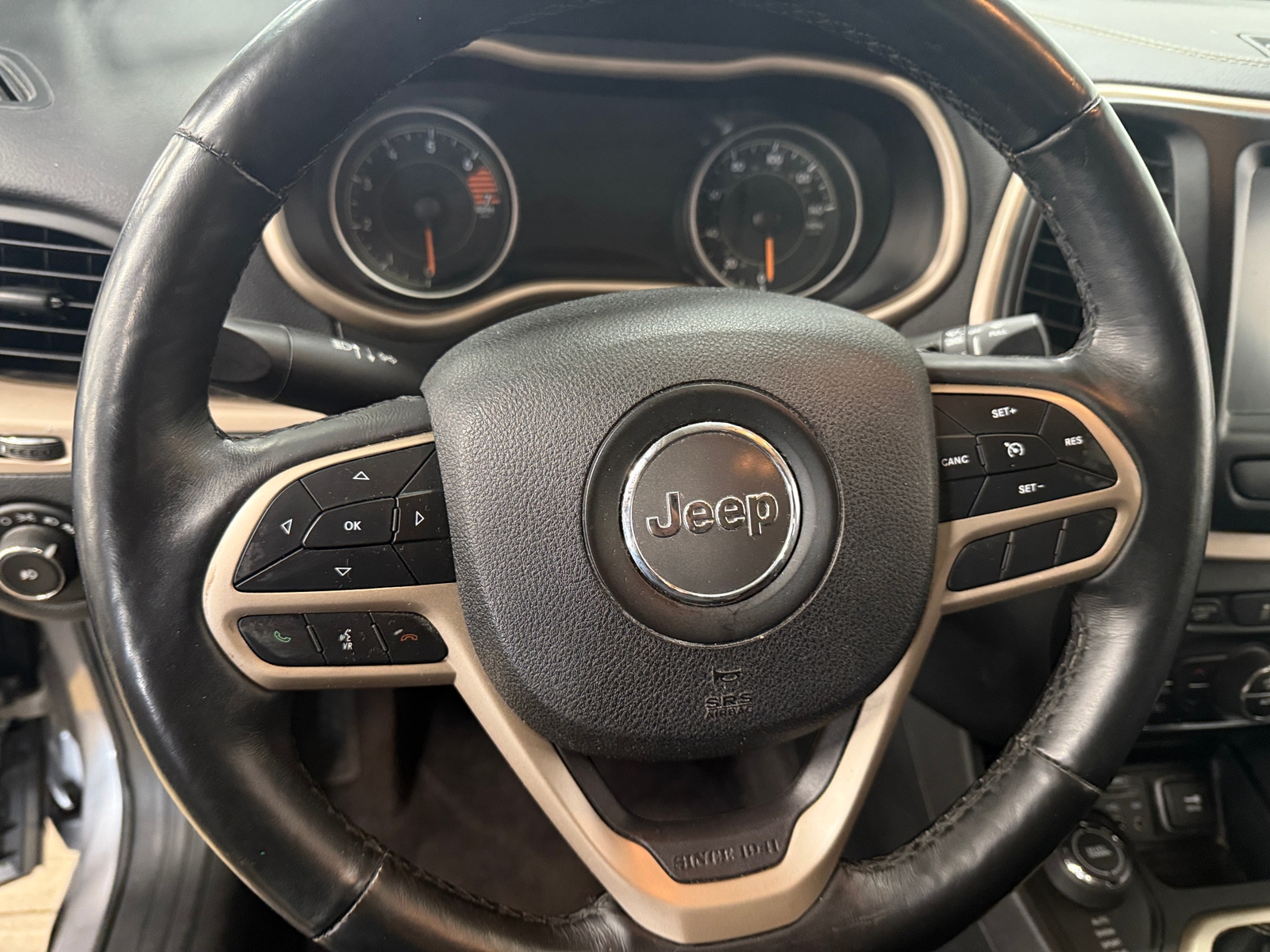 Thumbnail: 2018 Jeep Cherokee - 4