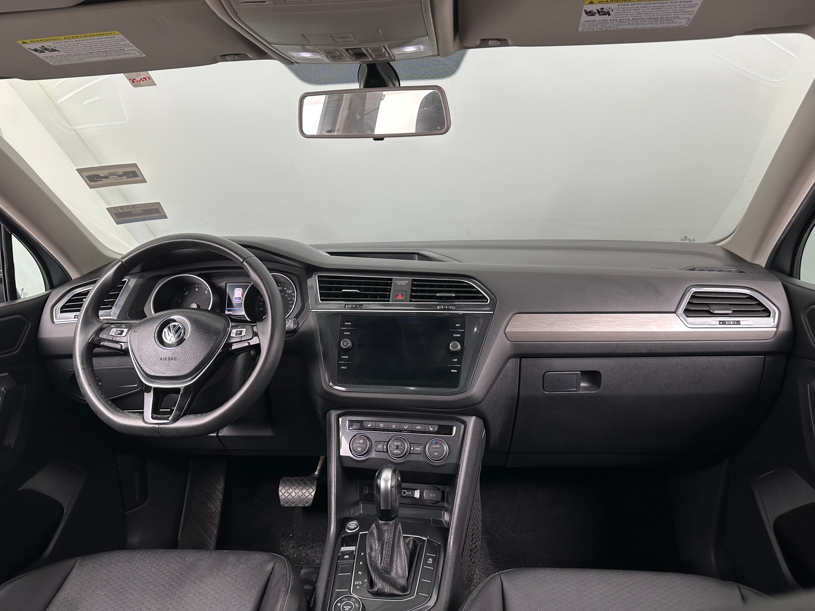 Thumbnail: 2020 Volkswagen Tiguan - 2