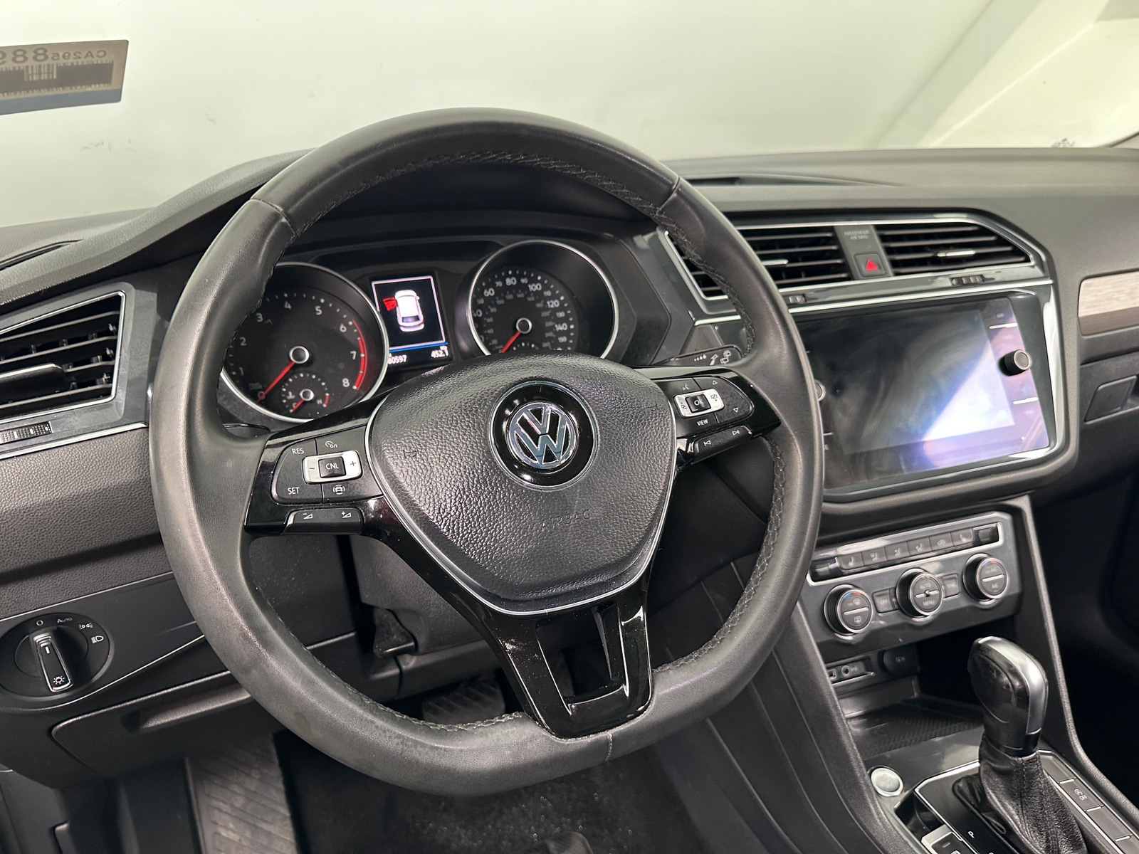 Thumbnail: 2020 Volkswagen Tiguan - 4
