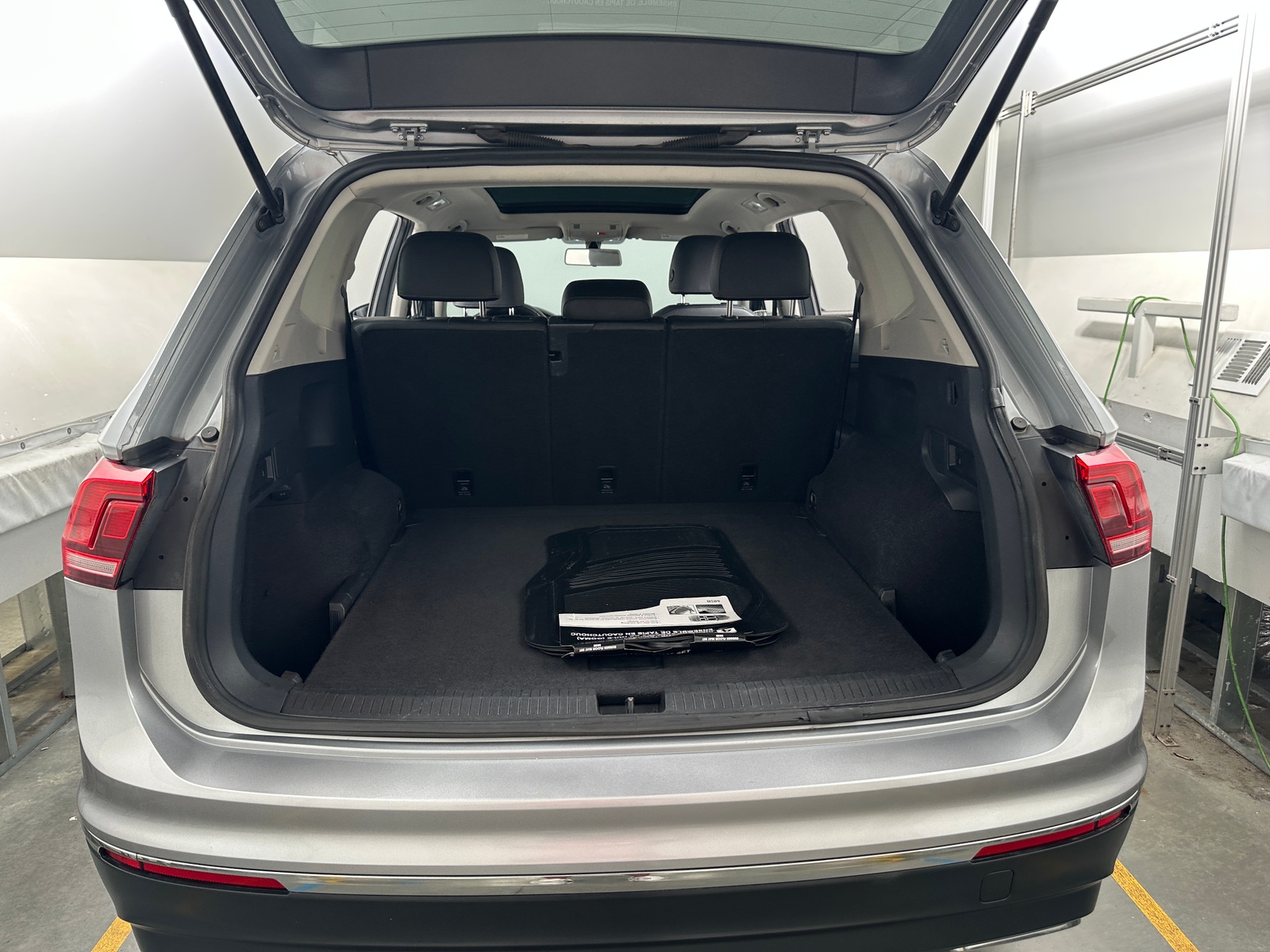 Thumbnail: 2020 Volkswagen Tiguan - 6