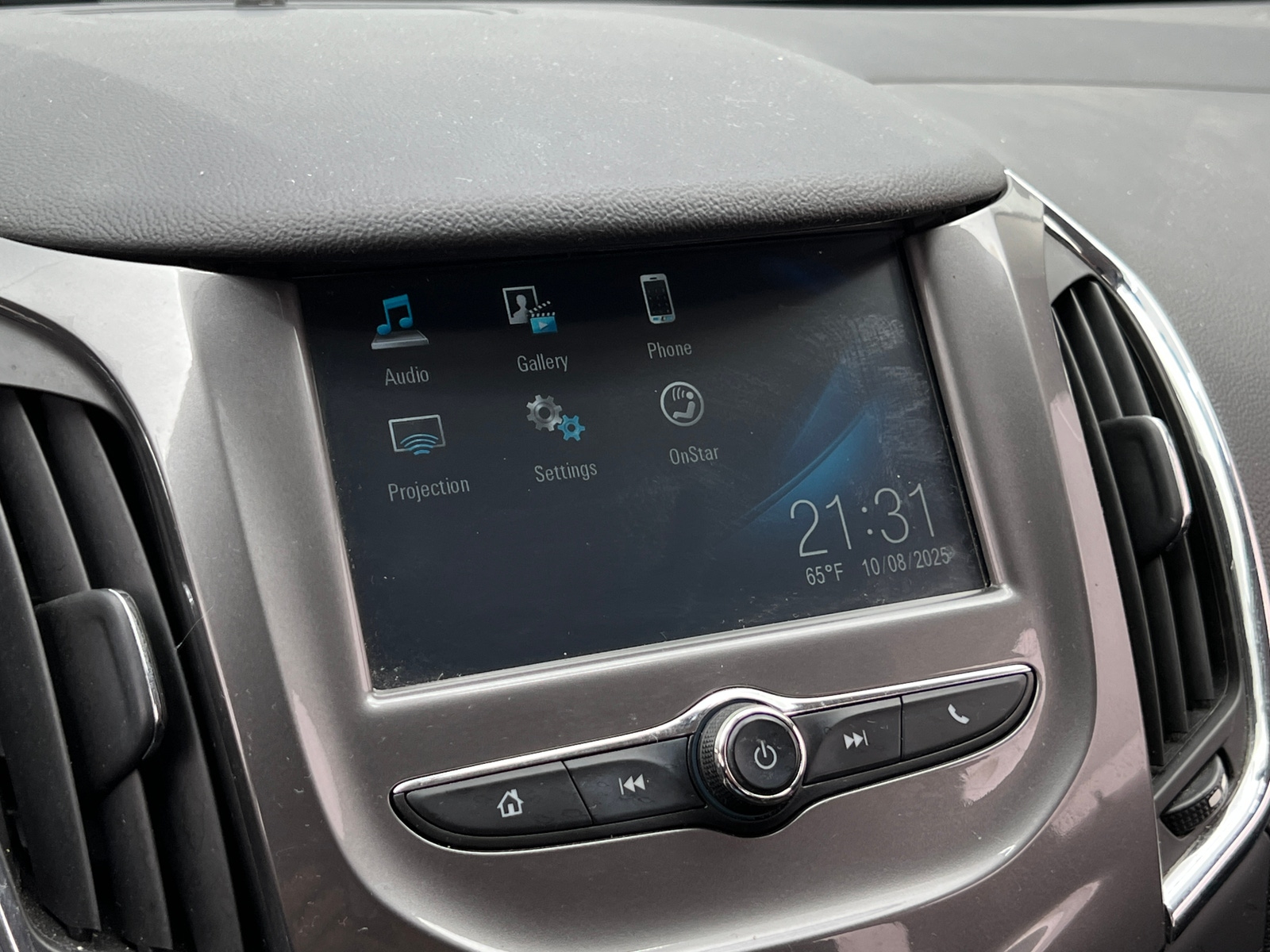 Thumbnail: 2017 Chevrolet Cruze - 4