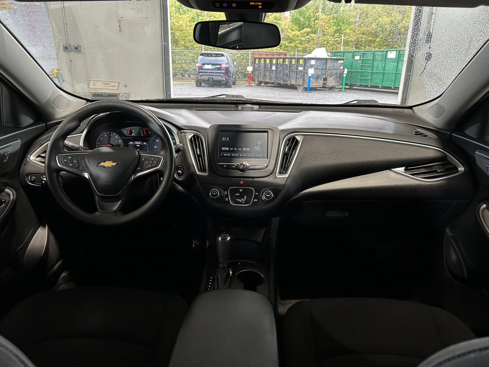 Thumbnail: 2017 Chevrolet Malibu - 3