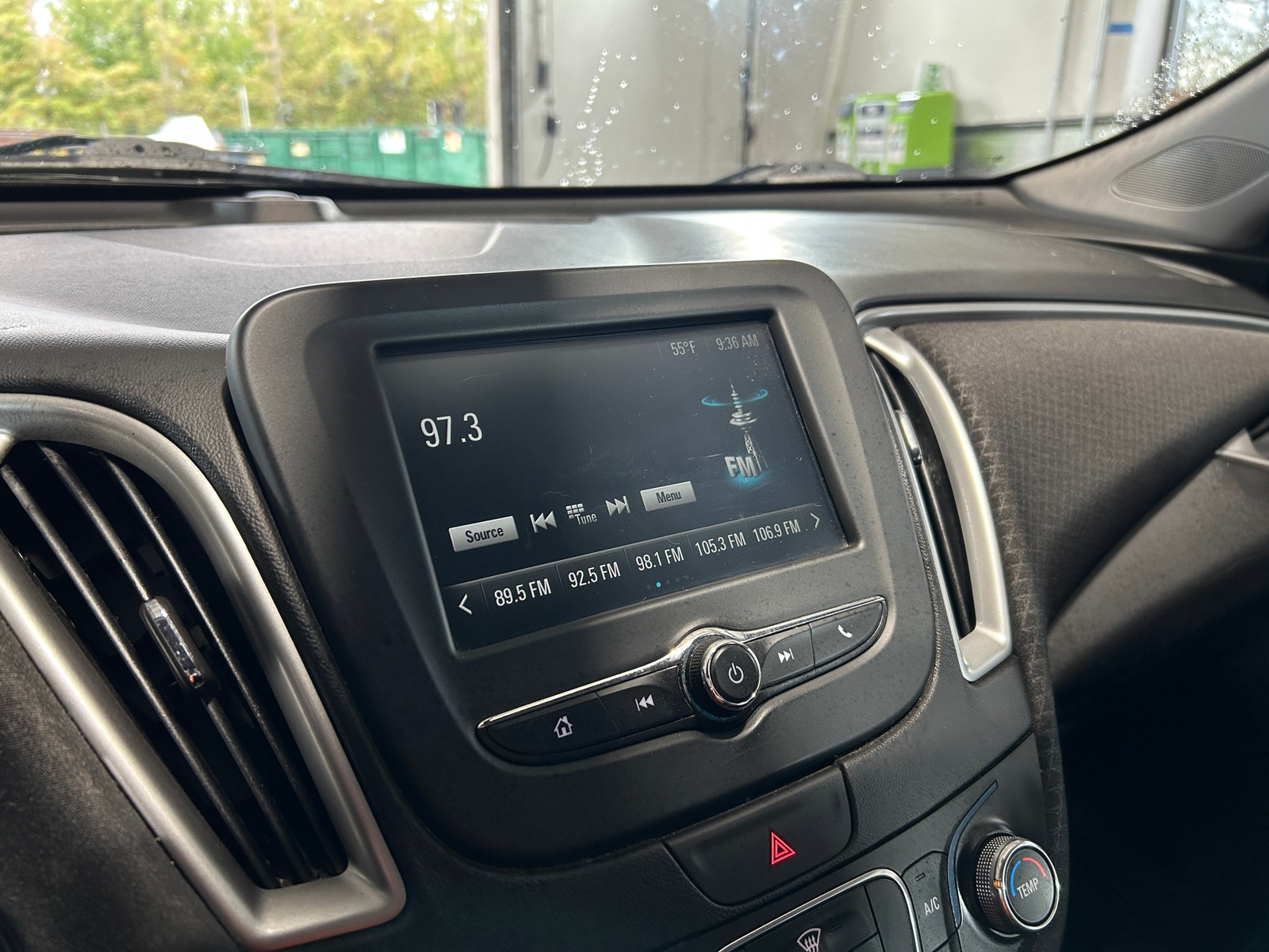 Thumbnail: 2017 Chevrolet Malibu - 4