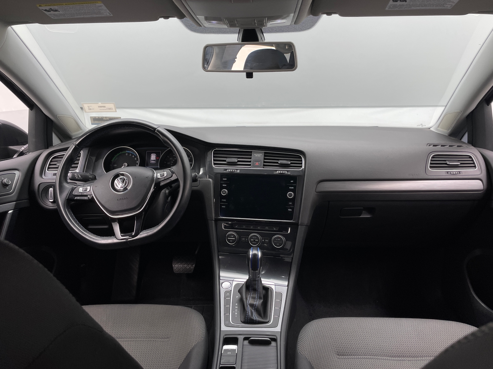 Thumbnail: 2019 Volkswagen e-Golf - 3