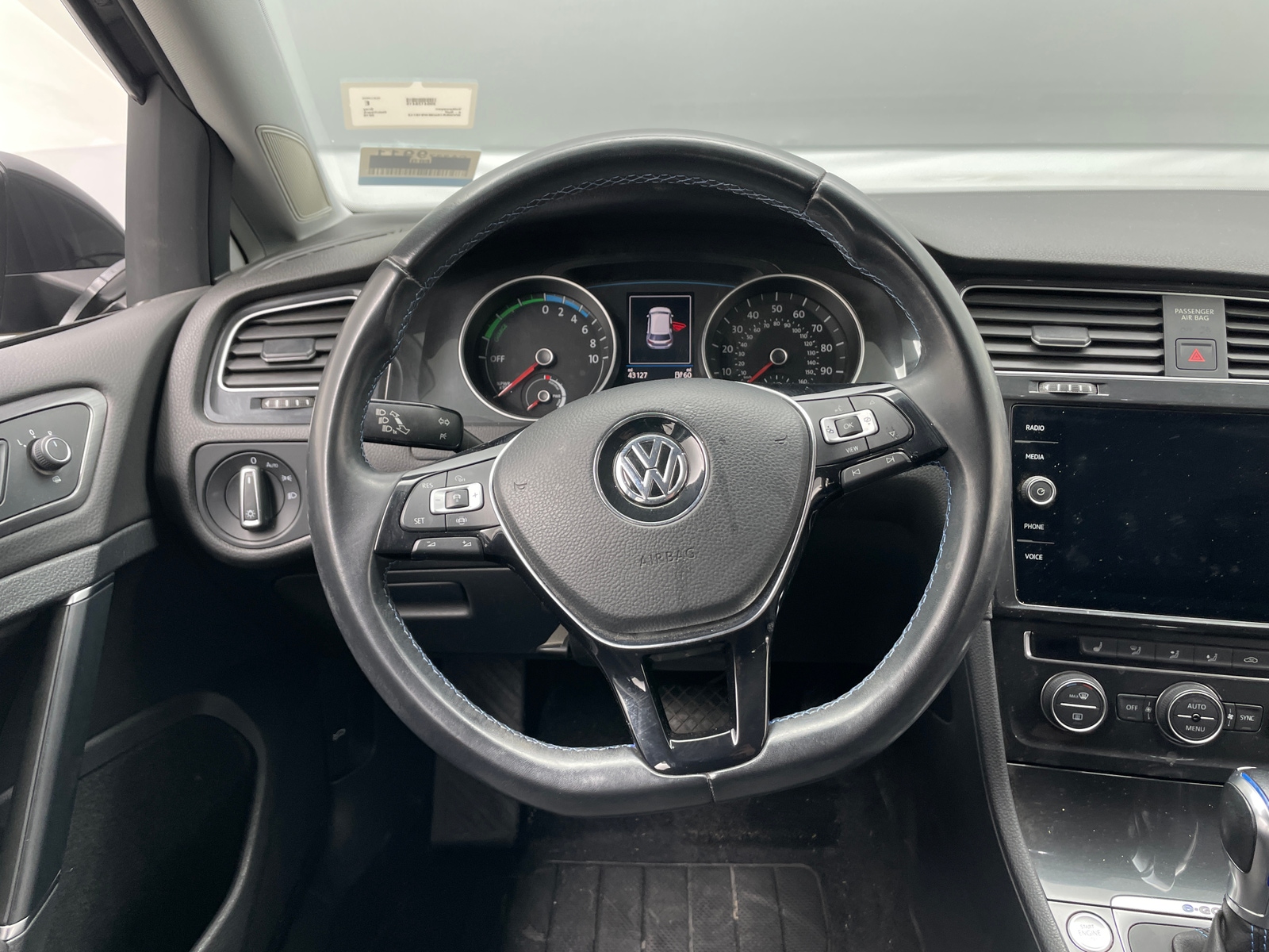 Thumbnail: 2019 Volkswagen e-Golf - 5