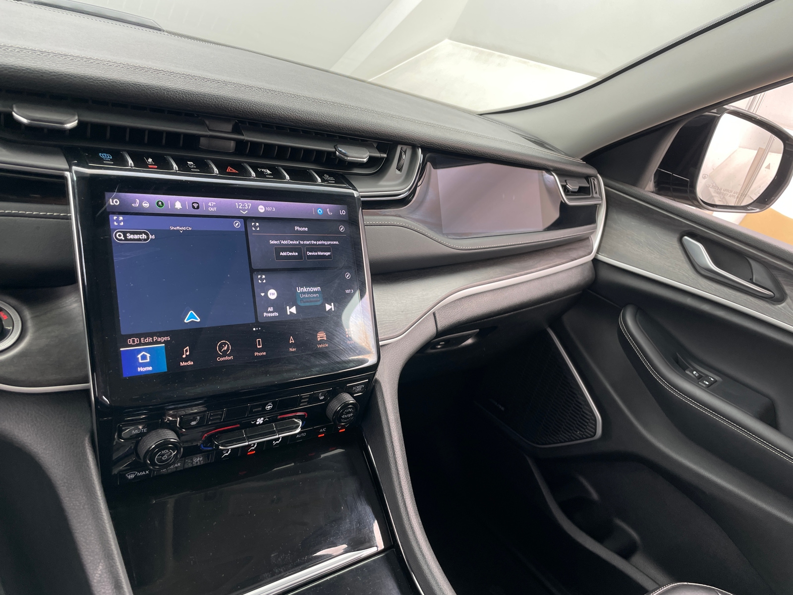 Thumbnail: 2023 Jeep Grand Cherokee - 3