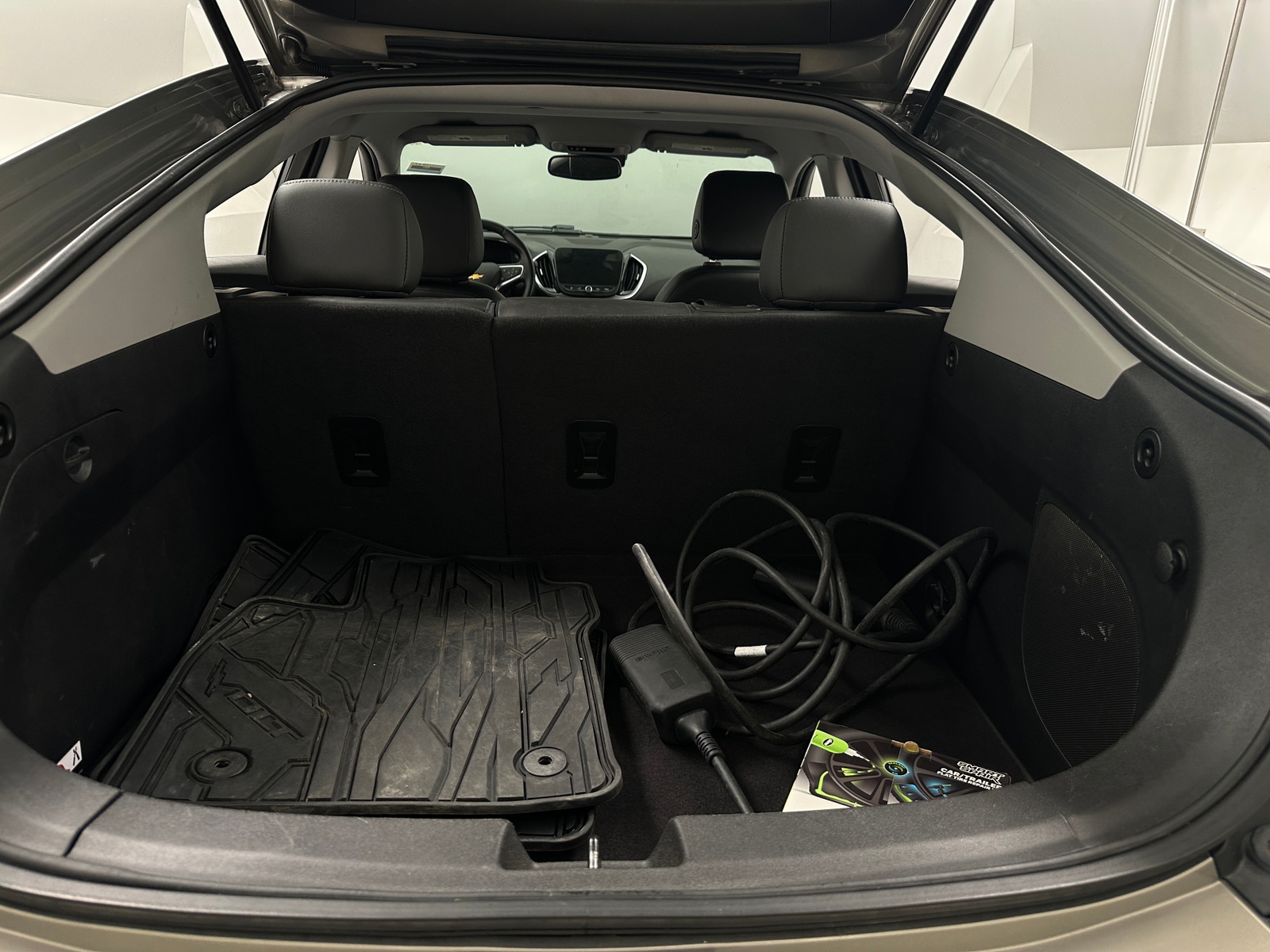 Thumbnail: 2017 Chevrolet Volt - 6