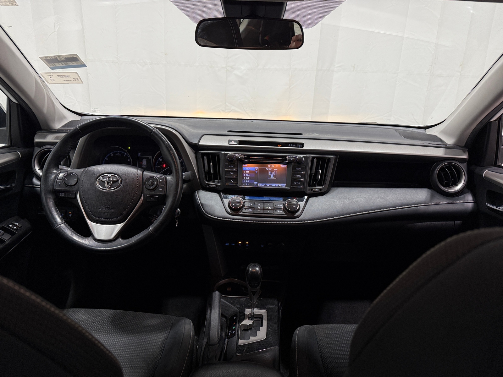Thumbnail: 2018 Toyota RAV4 - 3