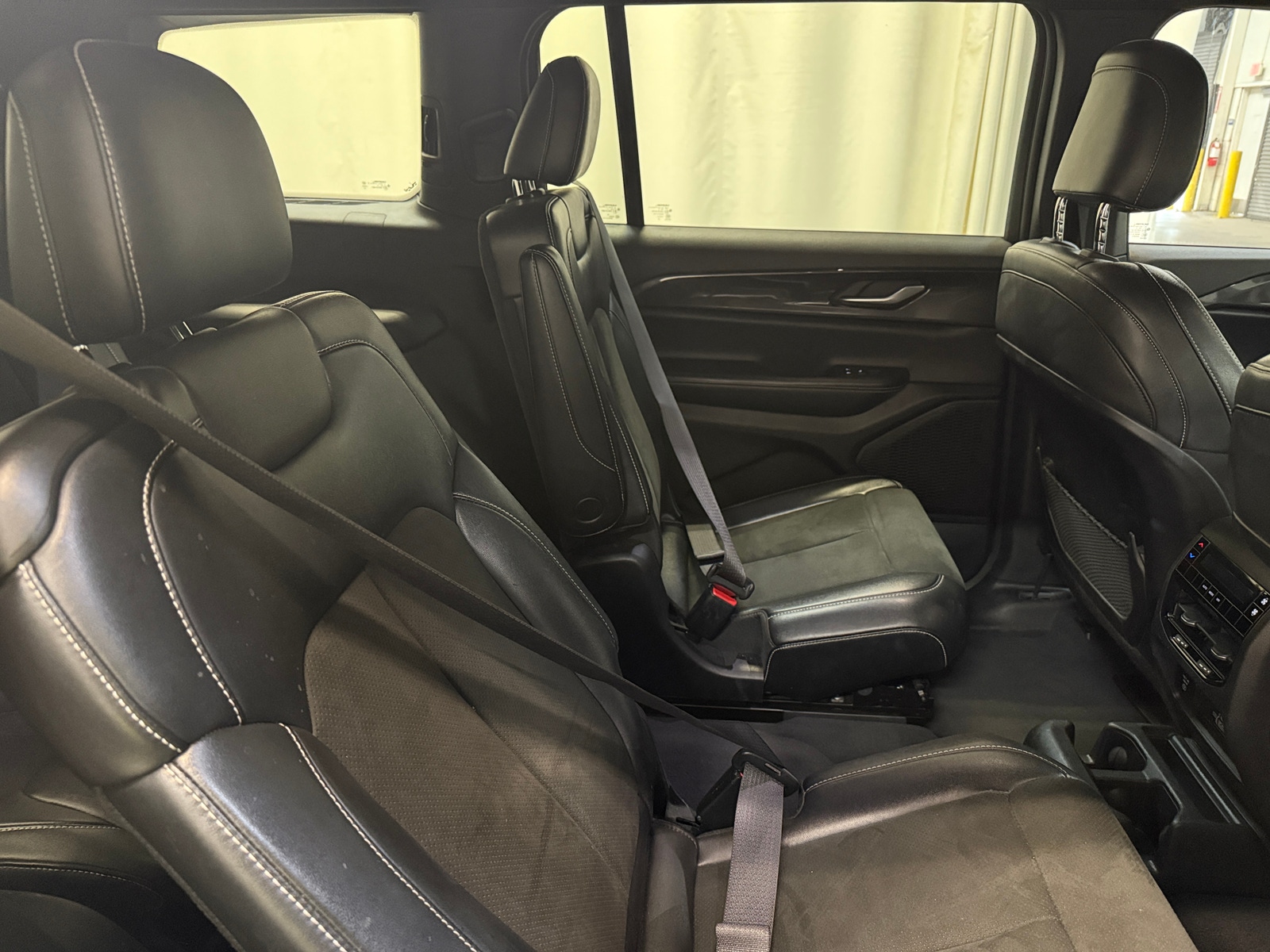 Thumbnail: 2023 Jeep Grand Cherokee L - 5