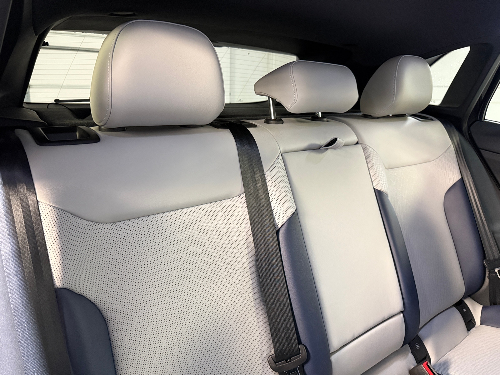 Thumbnail: 2023 Volkswagen ID.4 - 5