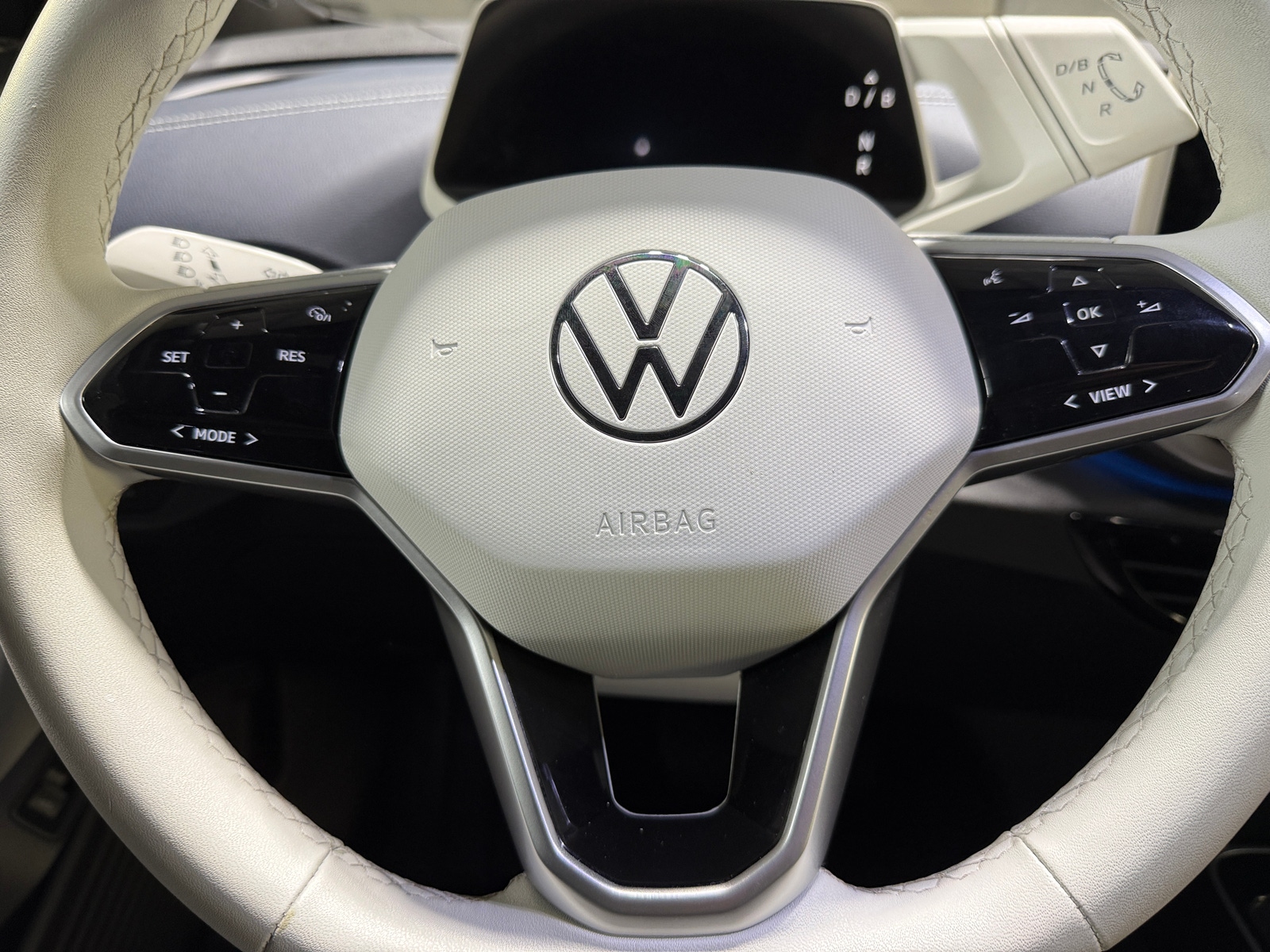 Thumbnail: 2023 Volkswagen ID.4 - 4