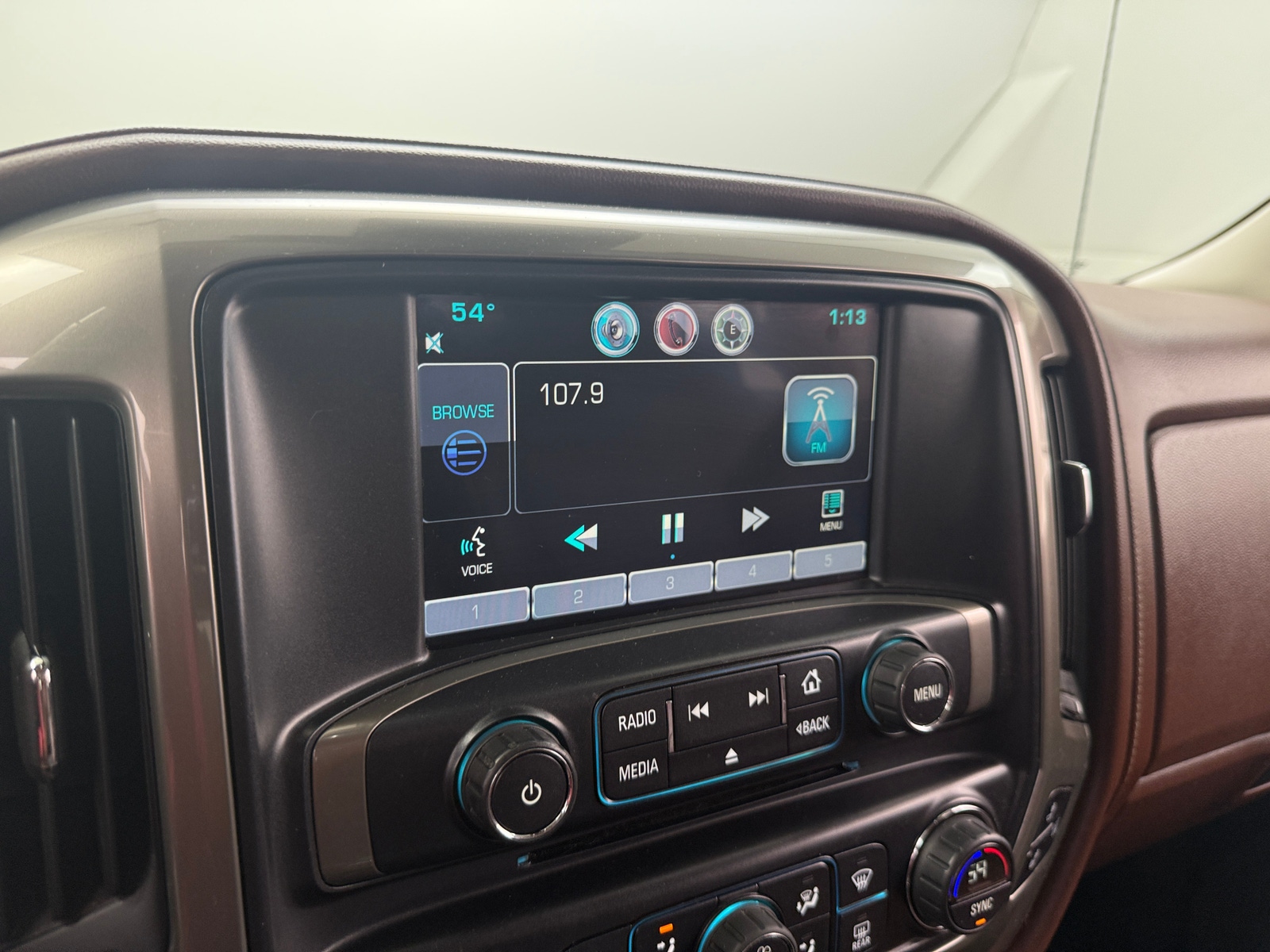 Thumbnail: 2015 Chevrolet Silverado 1500 - 3