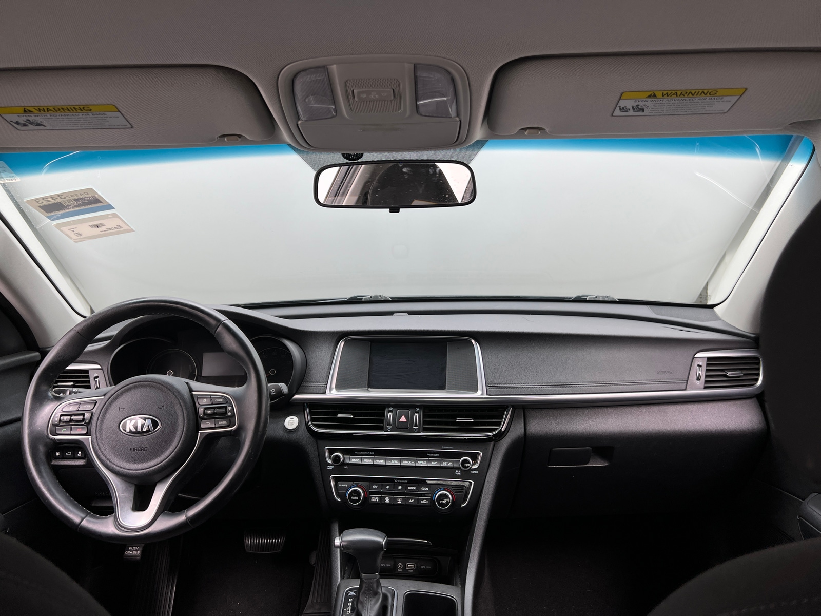 Thumbnail: 2017 Kia Optima - 3
