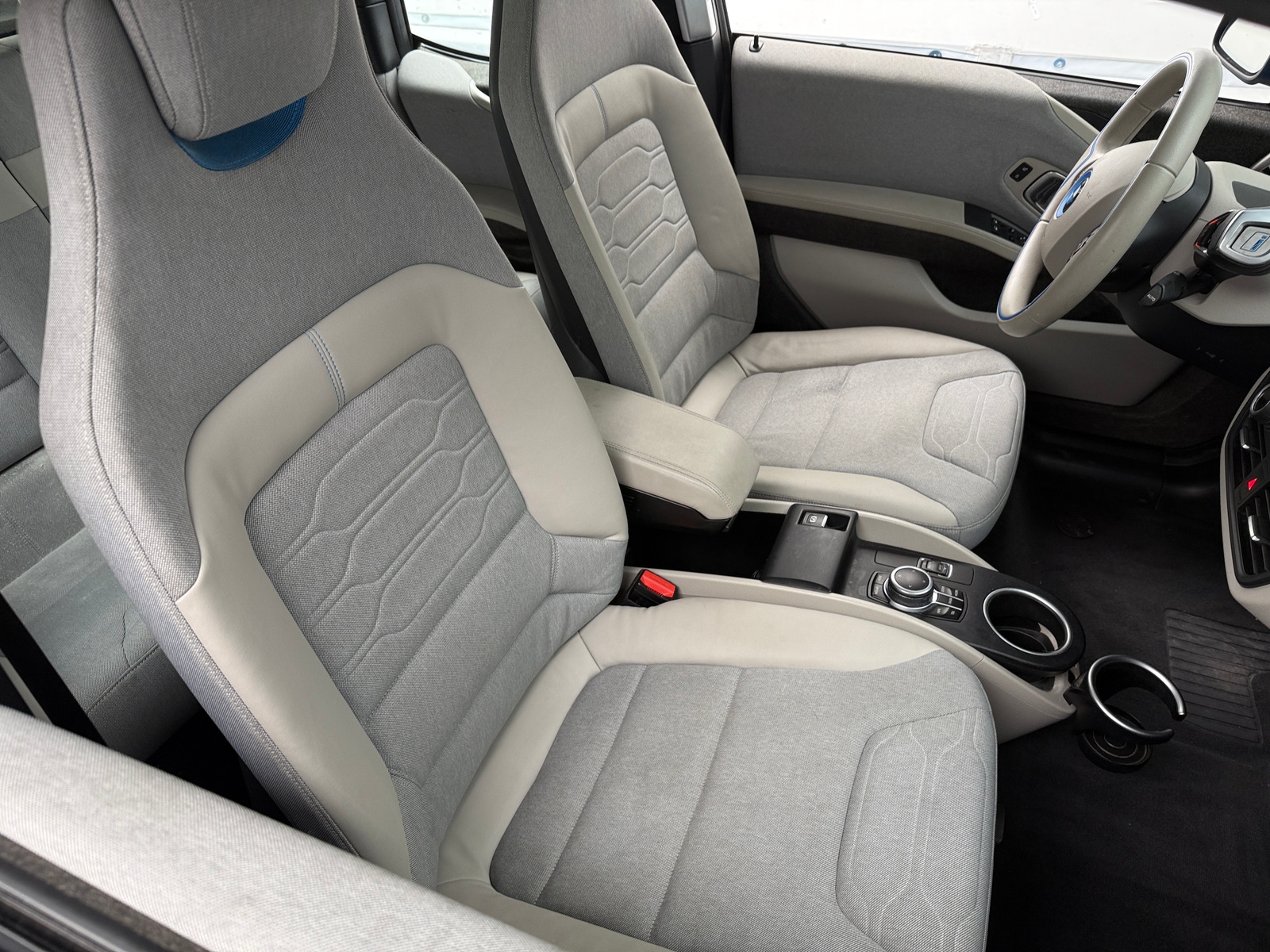 Thumbnail: 2018 BMW i3 - 2