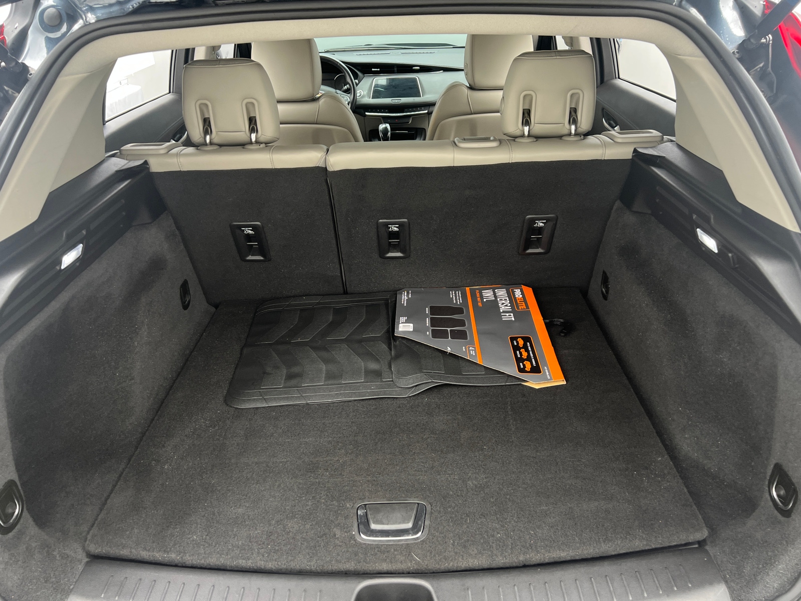 Thumbnail: 2020 Cadillac XT4 - 6