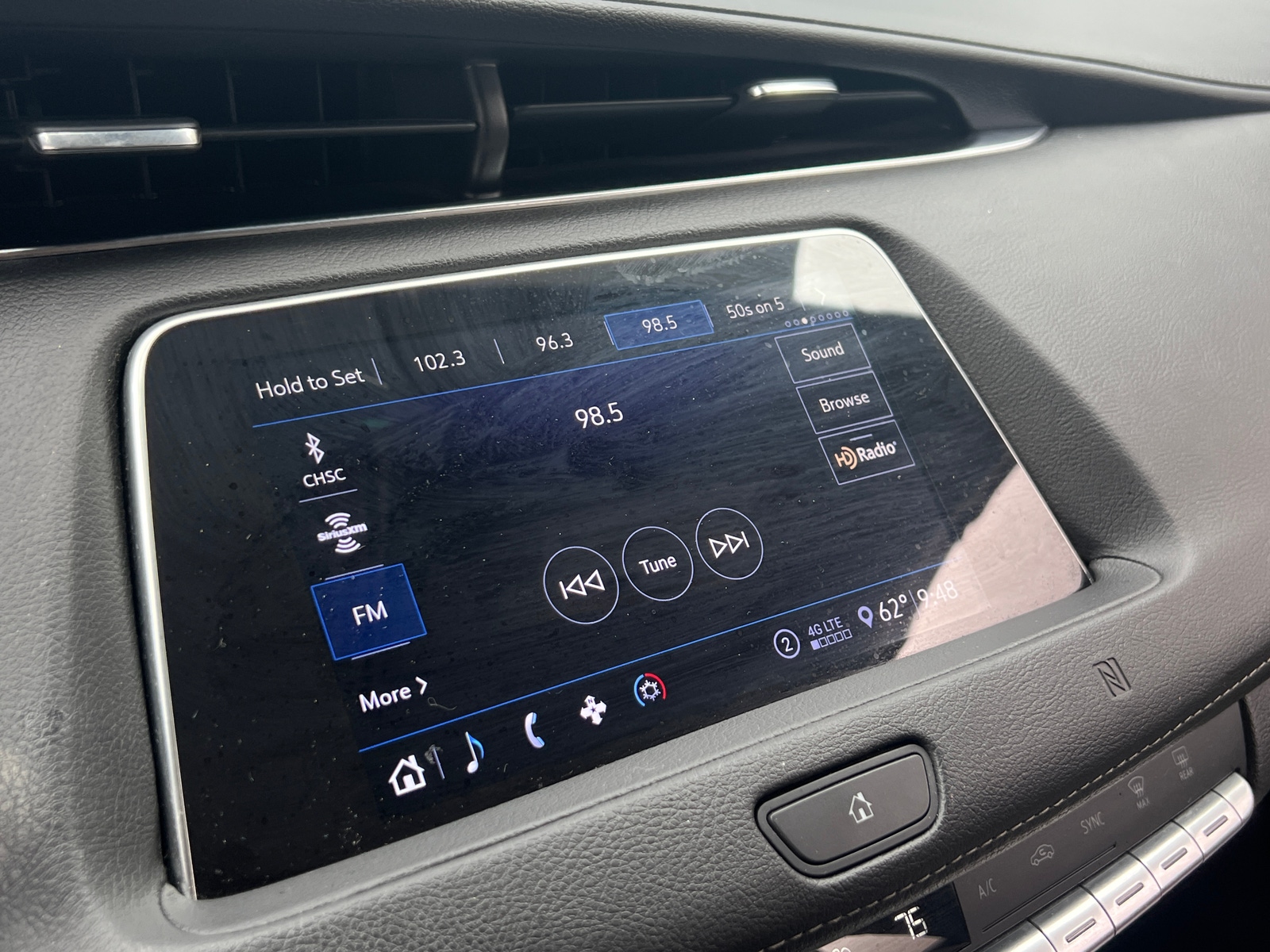 Thumbnail: 2020 Cadillac XT4 - 3