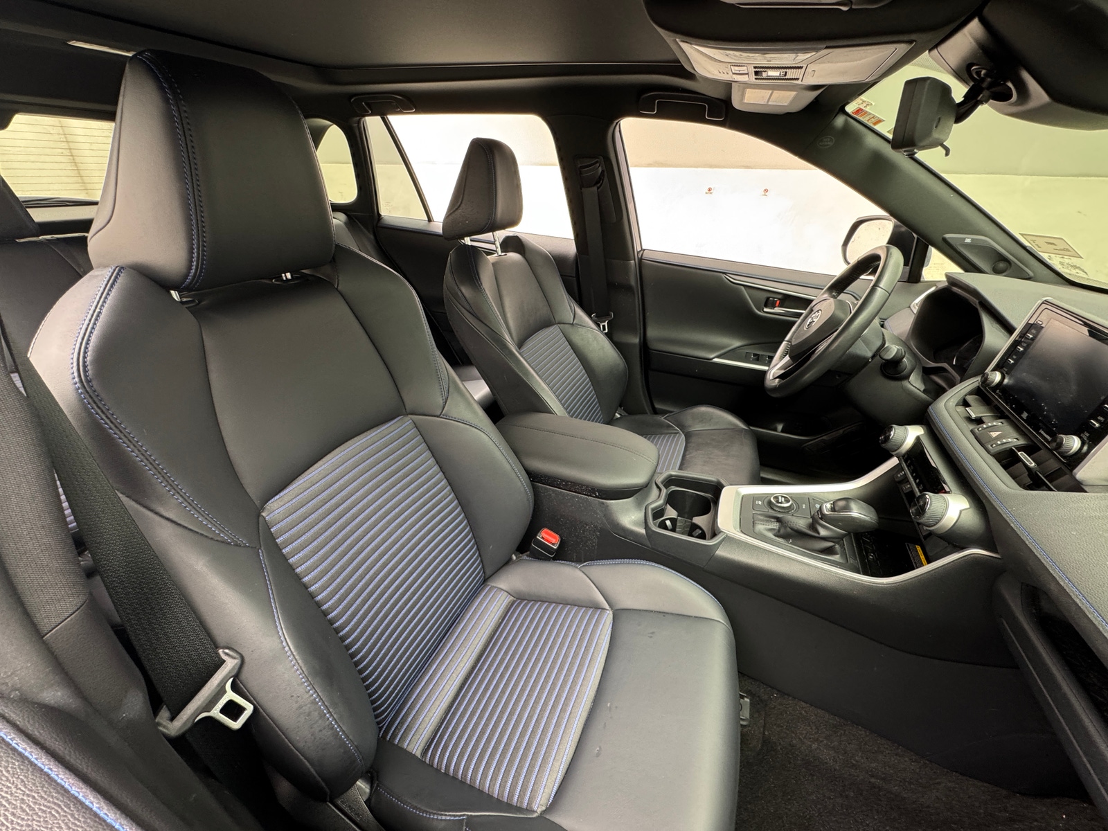 Thumbnail: 2020 Toyota RAV4 - 2