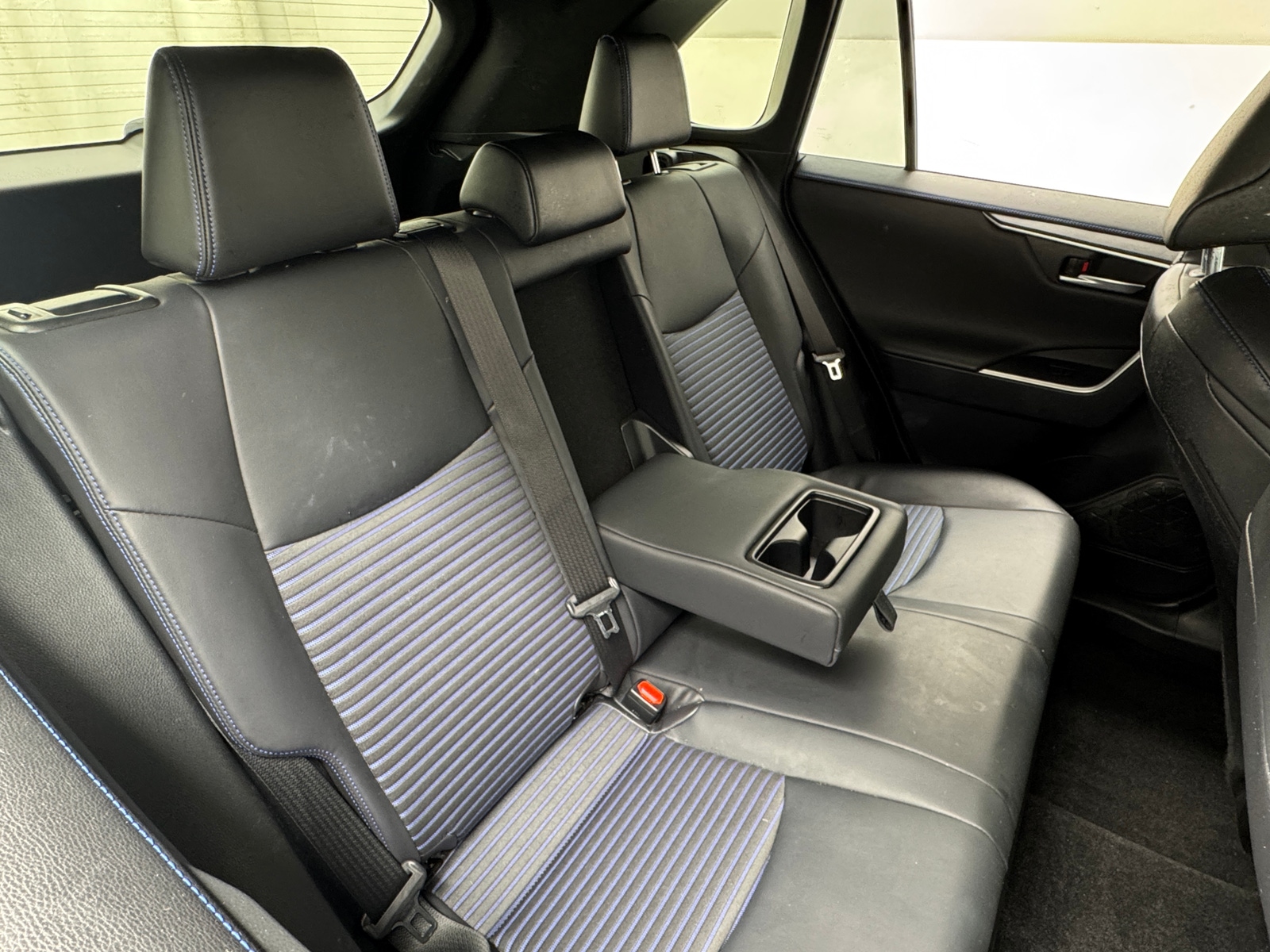 Thumbnail: 2020 Toyota RAV4 - 6