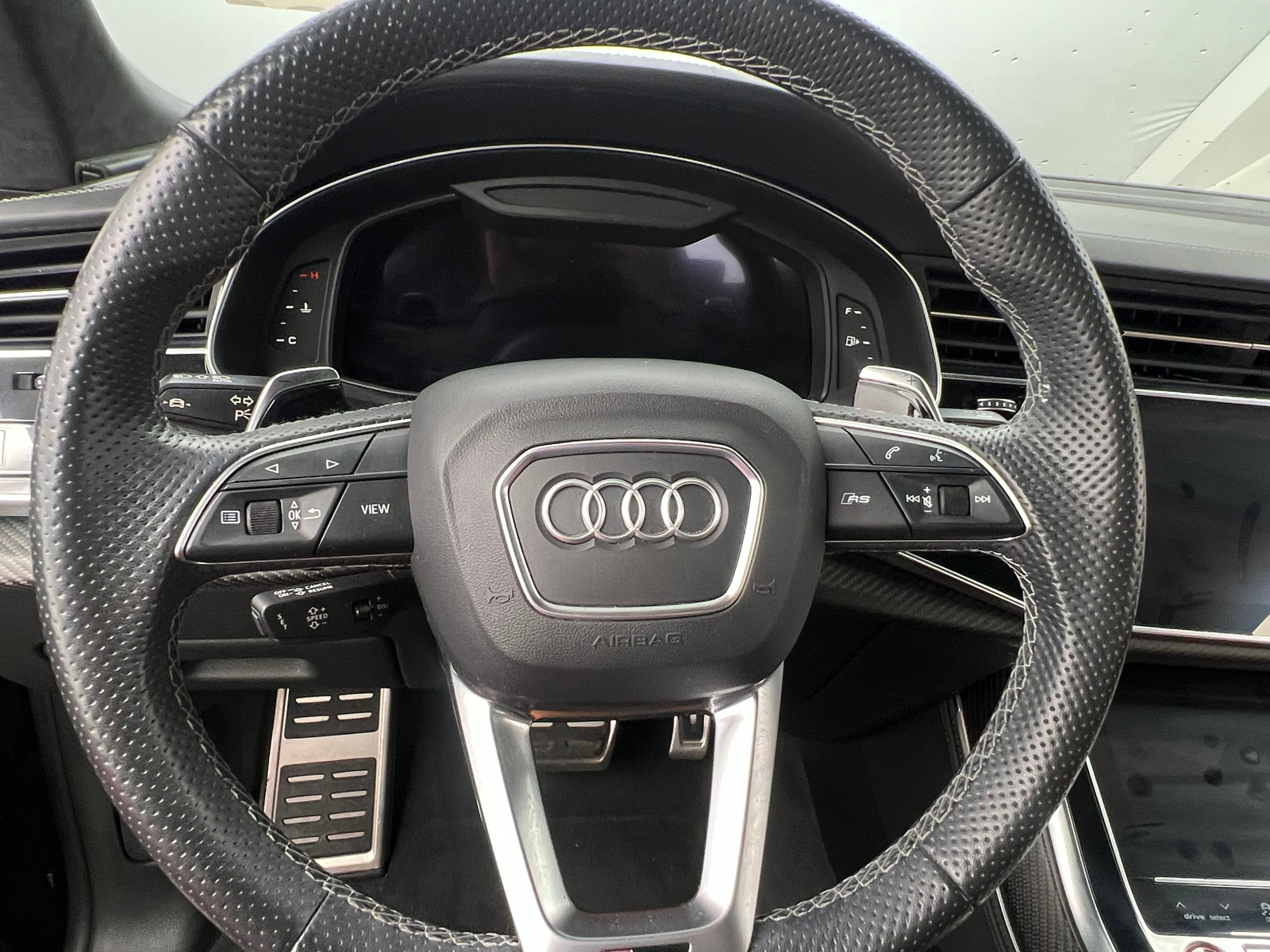 Thumbnail: 2022 Audi RS Q8 - 4