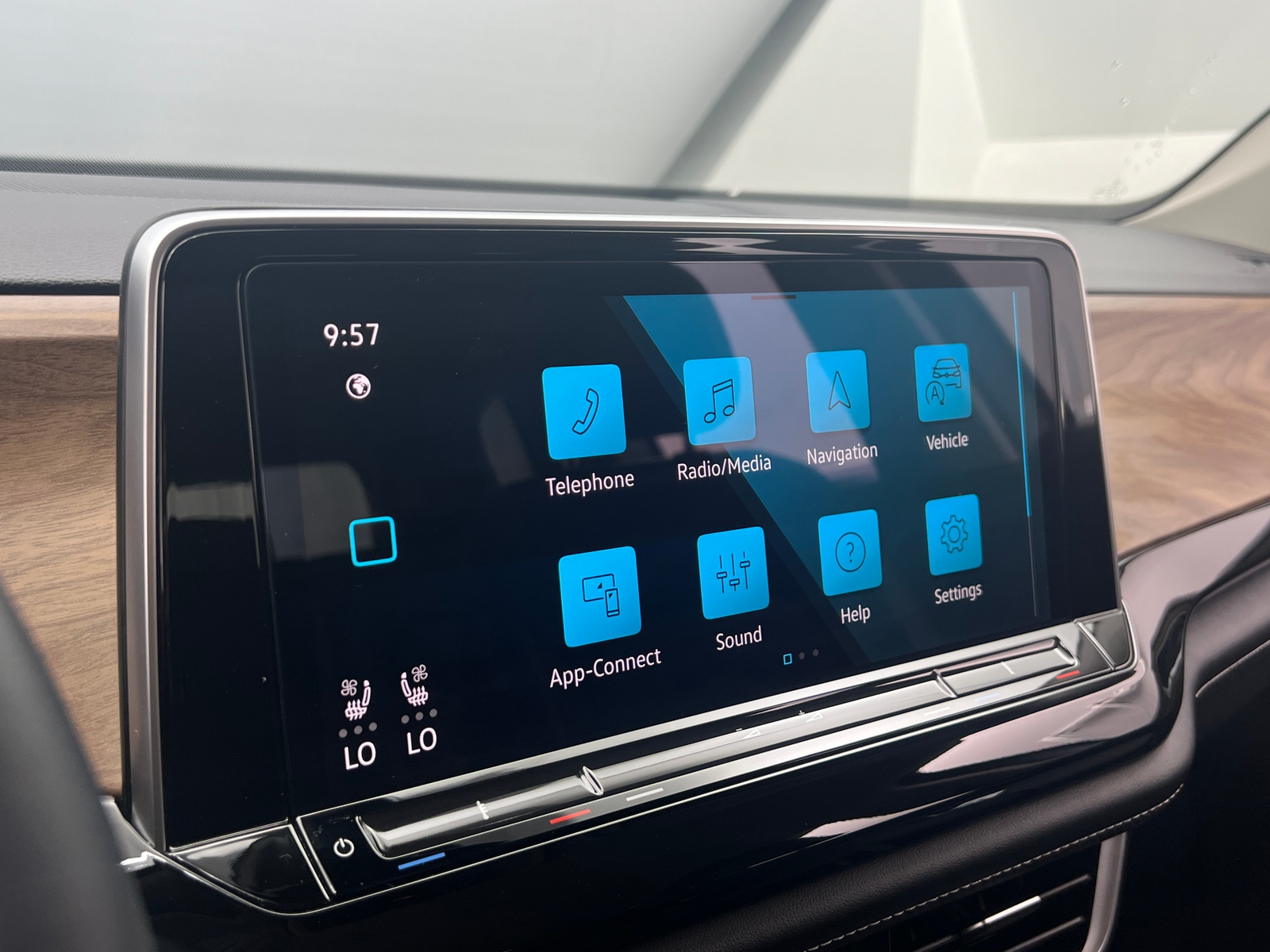 Thumbnail: 2024 Volkswagen Atlas - 3