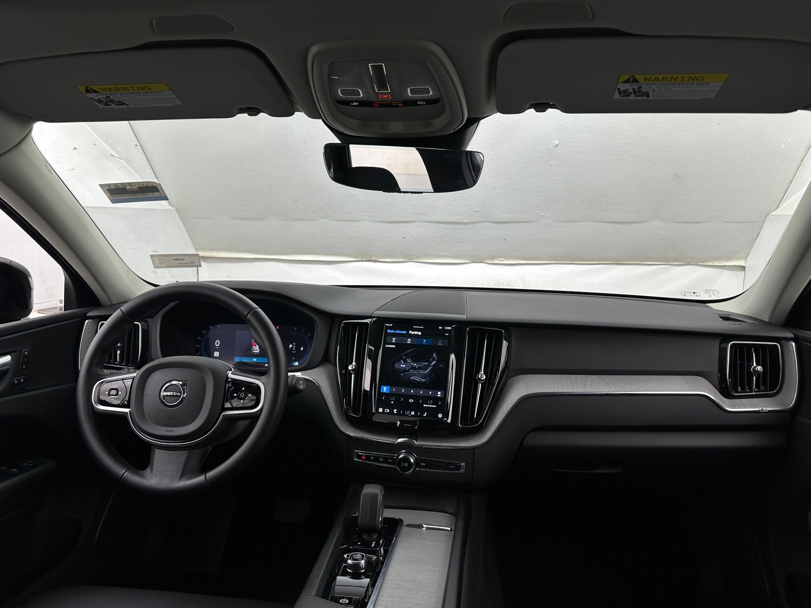 Thumbnail: 2025 Volvo XC60 - 2