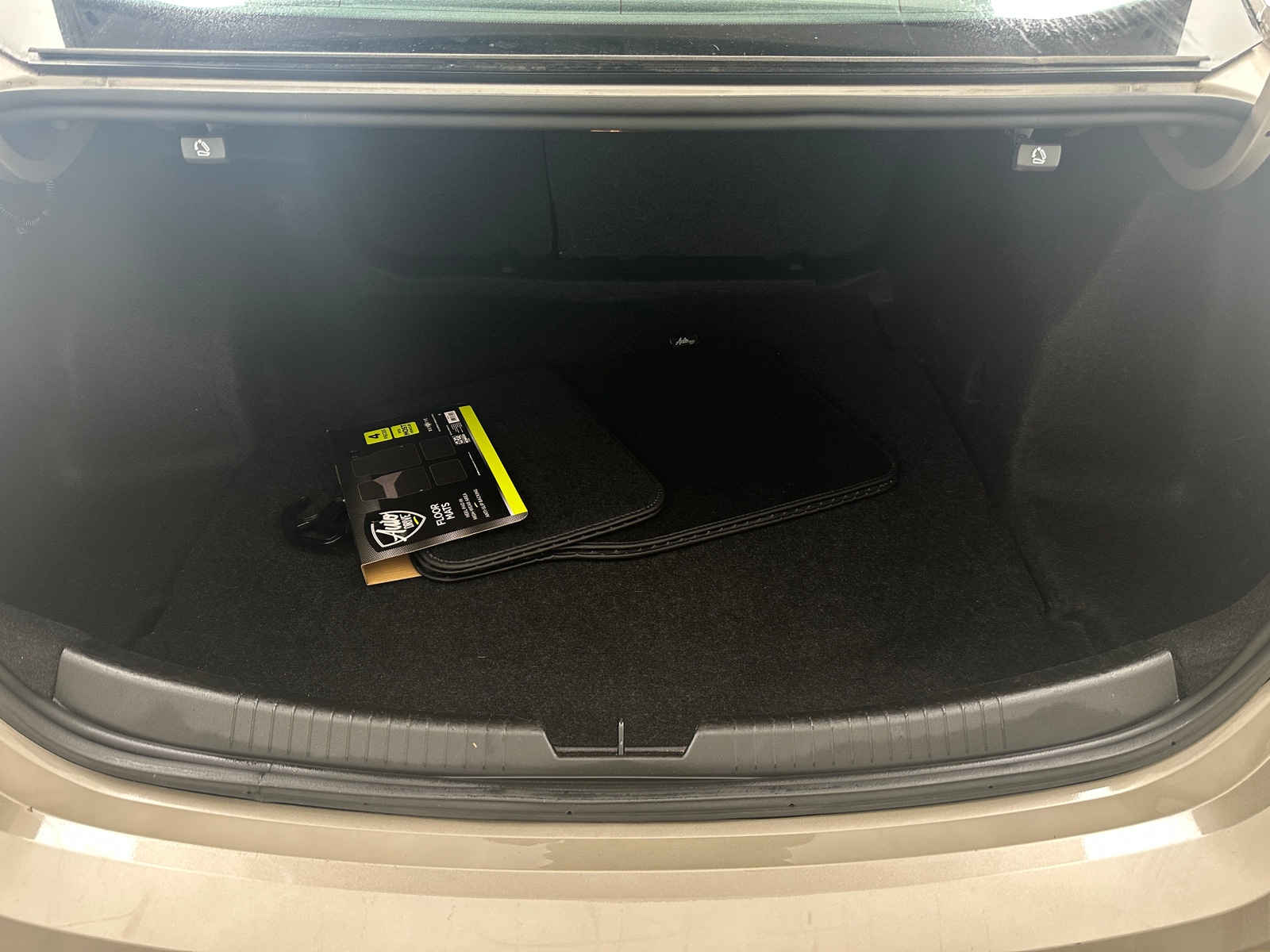 Thumbnail: 2024 Chevrolet Malibu - 7