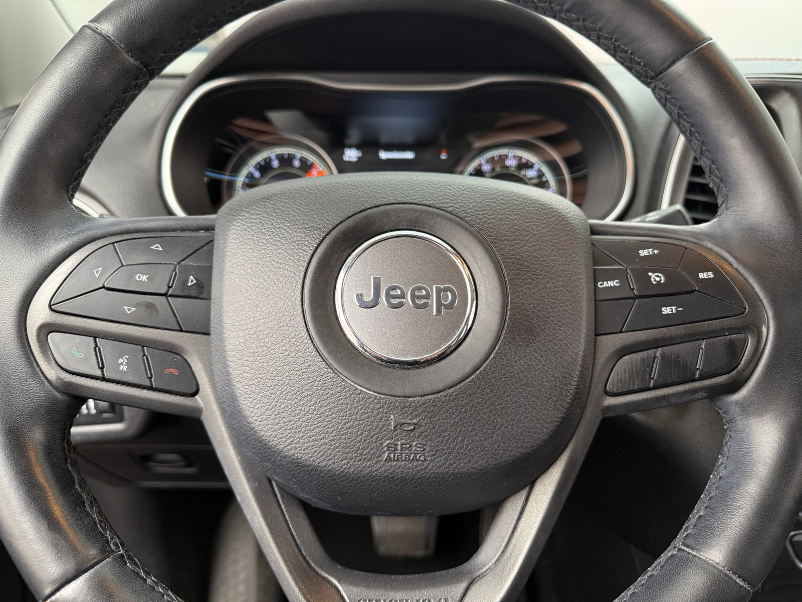 Thumbnail: 2019 Jeep Cherokee - 5