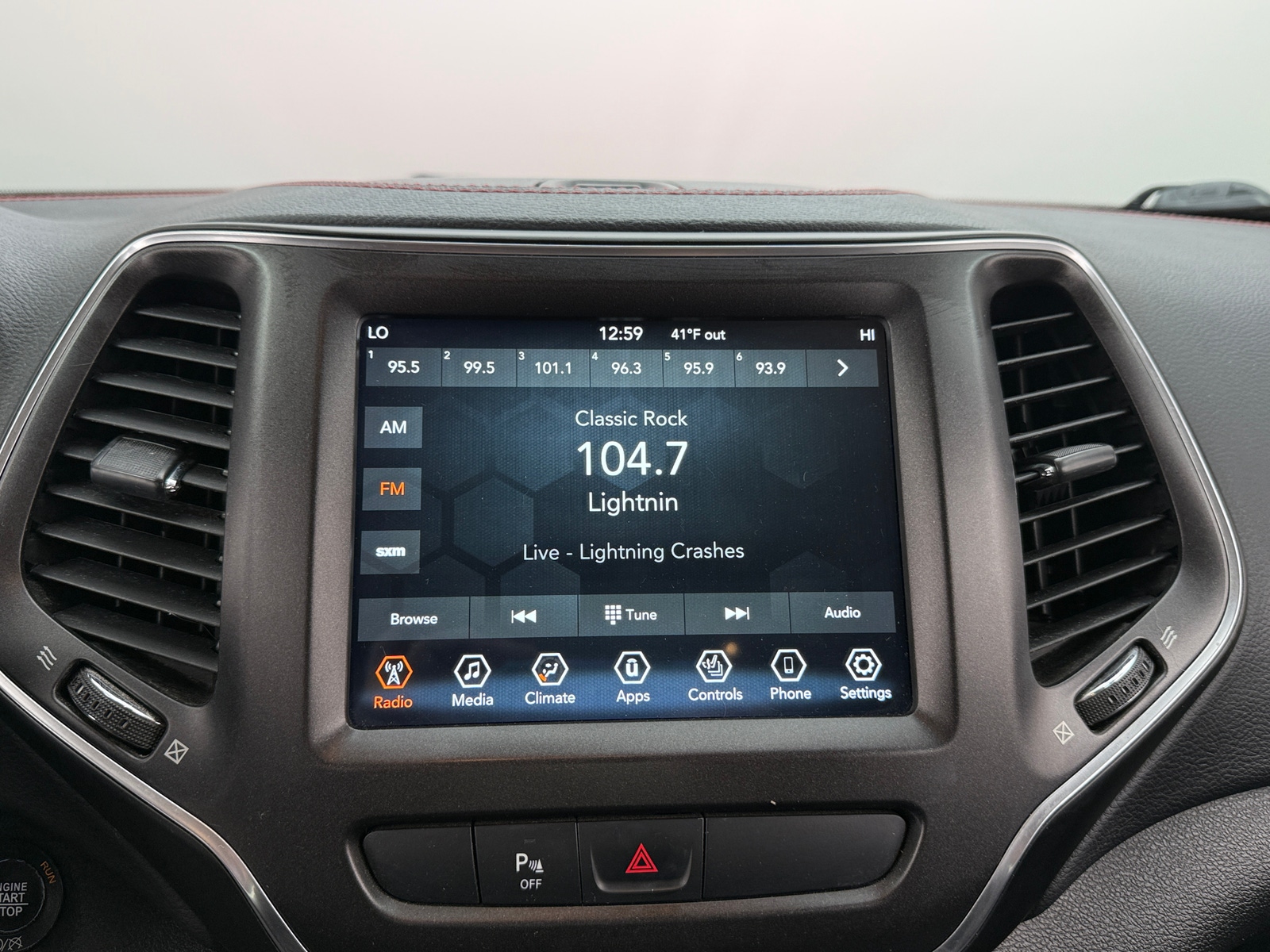 Thumbnail: 2019 Jeep Cherokee - 4