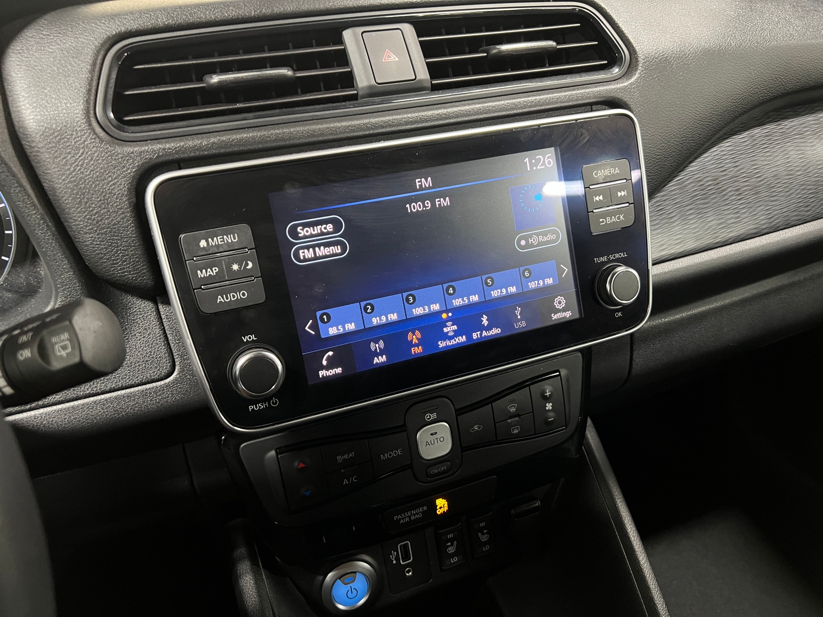 Thumbnail: 2019 Nissan Leaf - 3