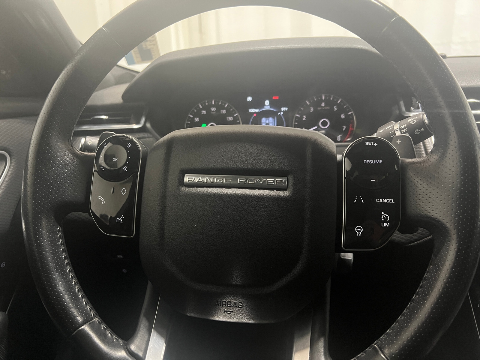 Thumbnail: 2018 Land Rover Range Rover Velar - 4