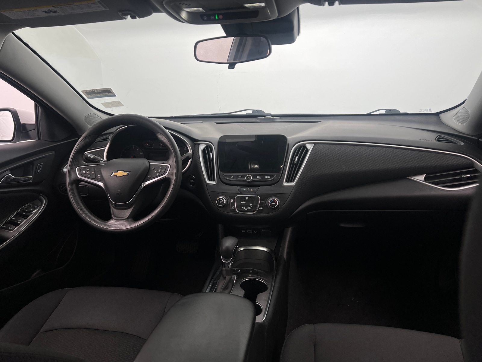 Thumbnail: 2021 Chevrolet Malibu - 3